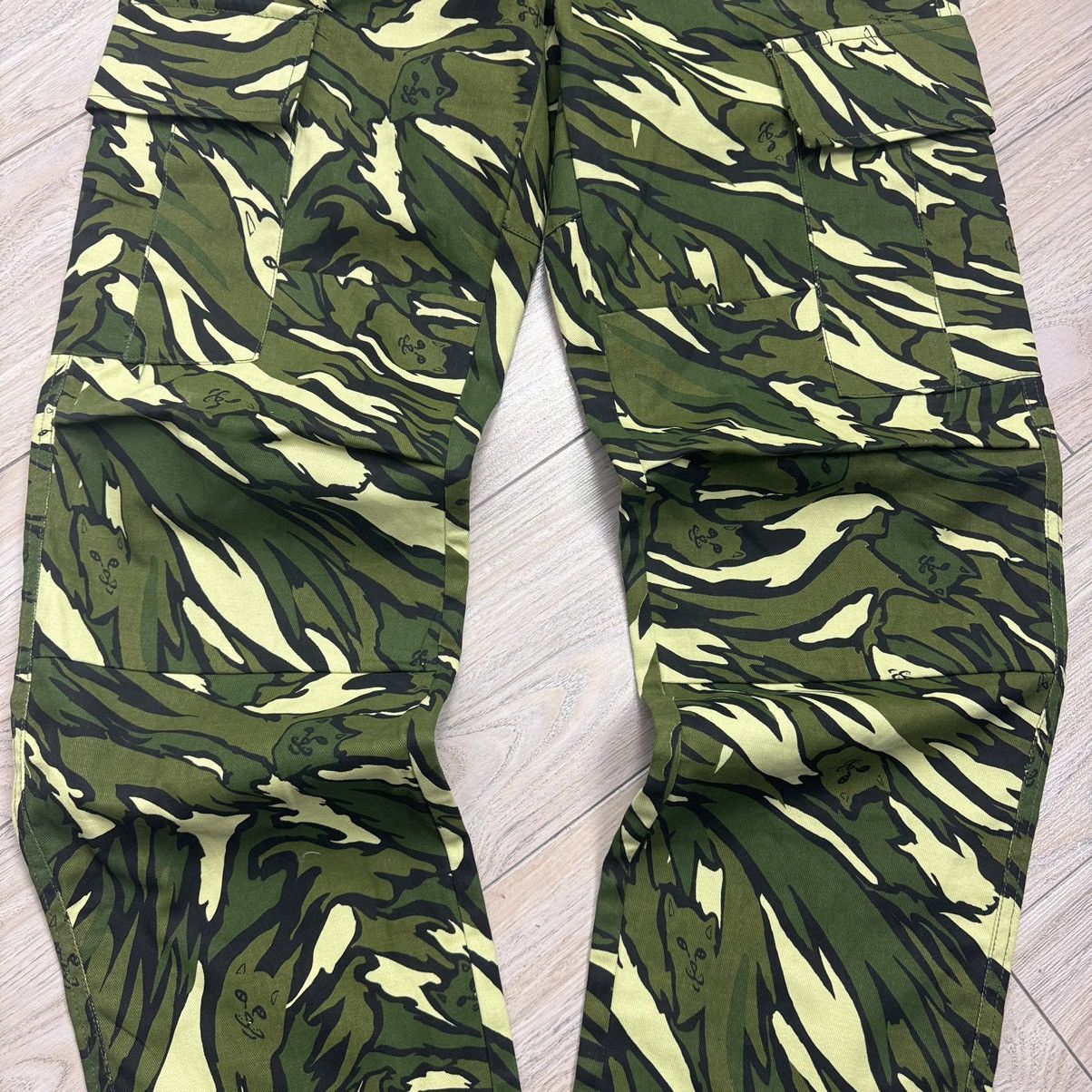 Hypebeast Crazy Rip N Dip Cat Camo Leaves Cargo Pants Size US 30 / EU 46 - 6 Thumbnail