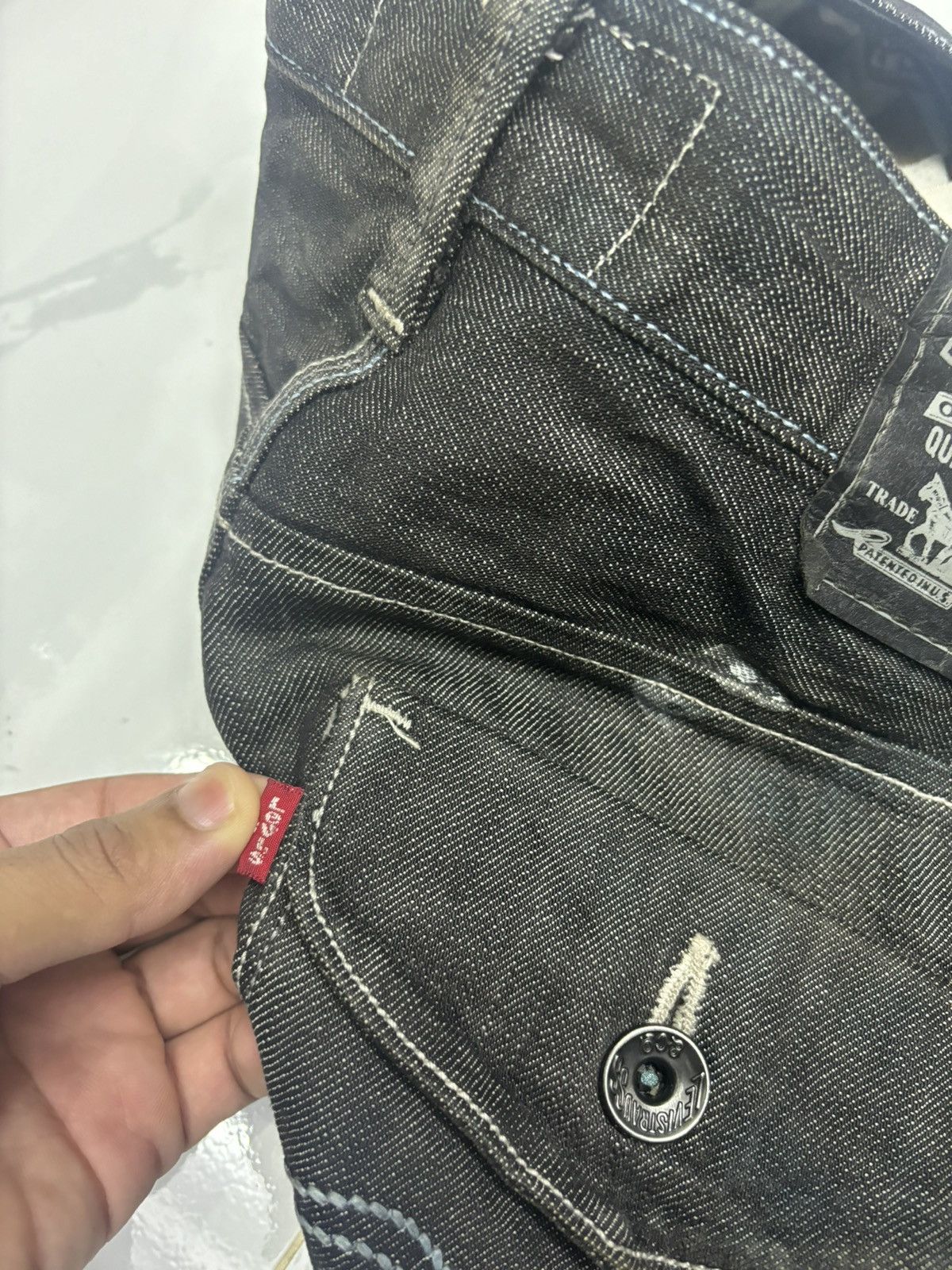 Levi's LEVIS VINTAGE CLASSIC BLACK DISTRESSED DENIM JEANS Size US 30 / EU 46 - 11 Thumbnail