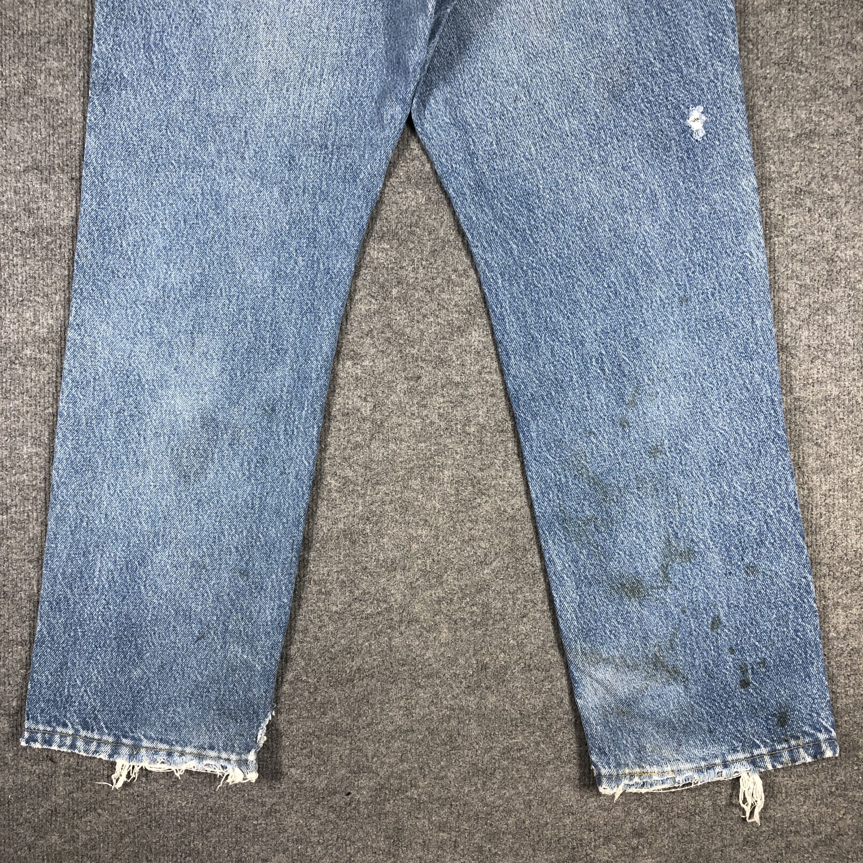 Lee × Vintage Vintage 90s Lee Light Blue Wash Distress L713 Size US 32 / EU 48 - 7 Thumbnail
