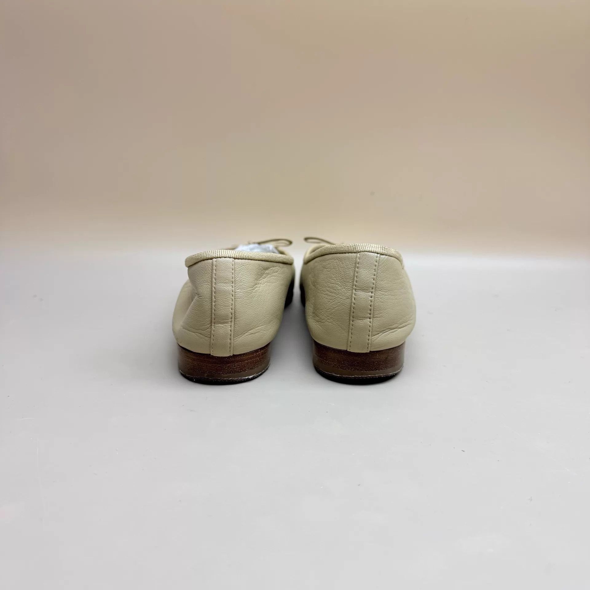 Chanel CHANEL Champagne Low-Heel Pumps Size 36 Mint Size US 5.5 / IT 35.5 - 3 Thumbnail