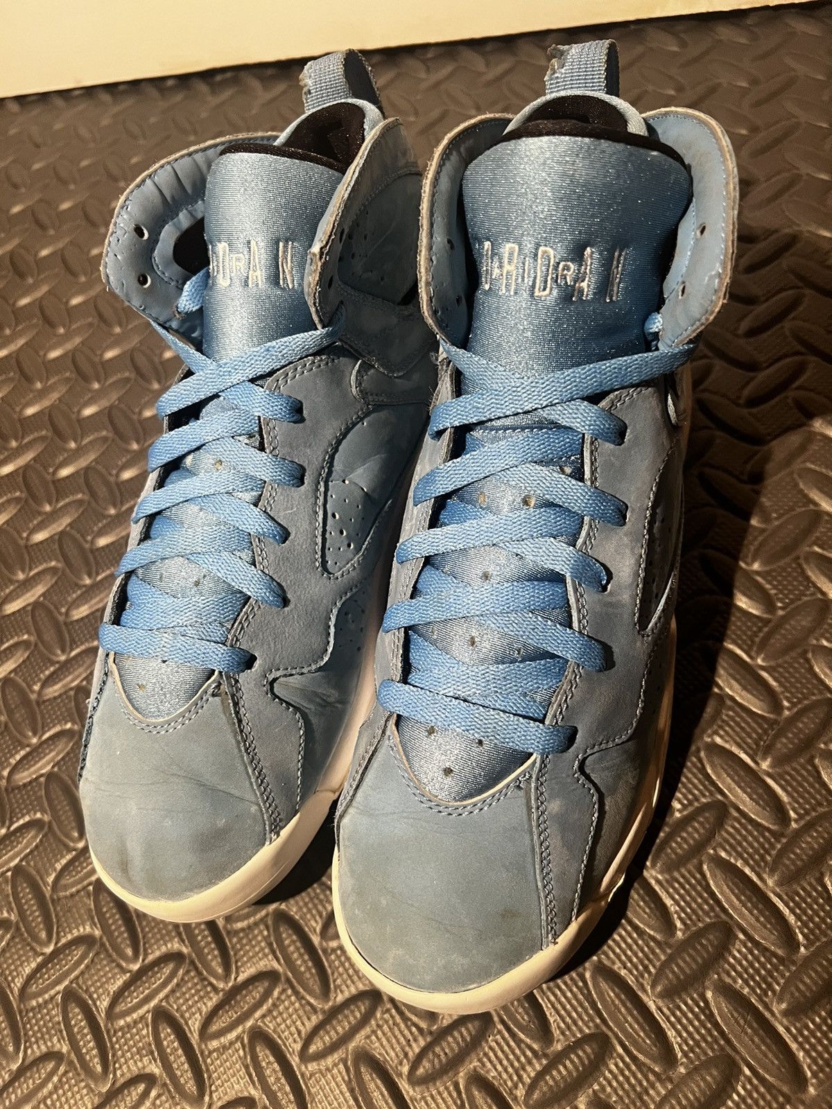 Jordan Brand Air Jordan 7 Retro Pantone Blue size 7 UNC shoes Size US 7 / EU 40 - 3 Thumbnail