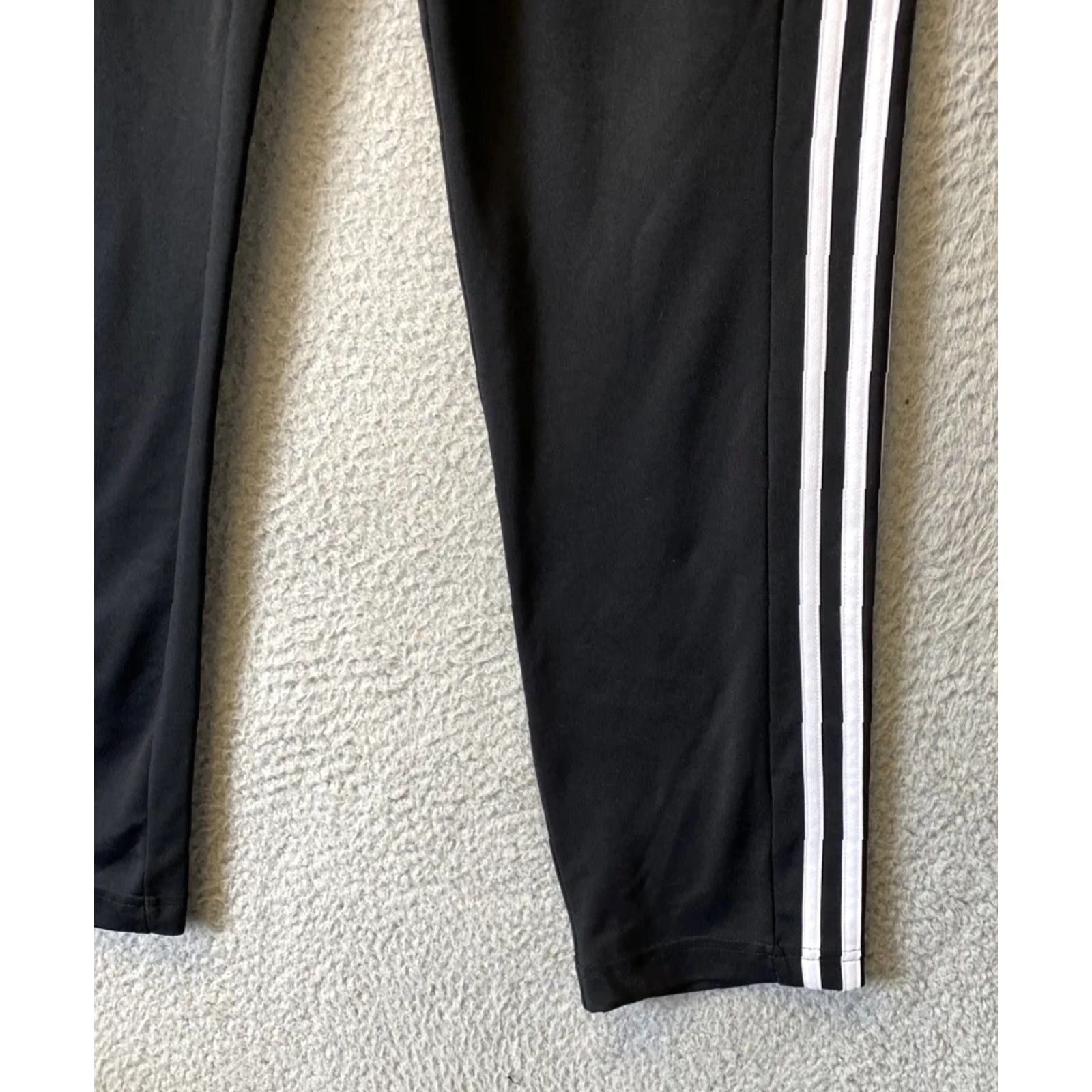 Adidas Adidas Pants Mens M Black White Logo Sweat Pants Casual 30X32 Running /44-65 Size US 31 - 4 Thumbnail