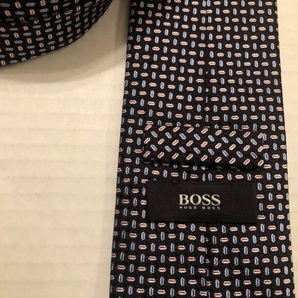 Hugo Boss Hugo boss men's new black 100%silk tie 3" X 60" Size ONE SIZE - 4 Thumbnail