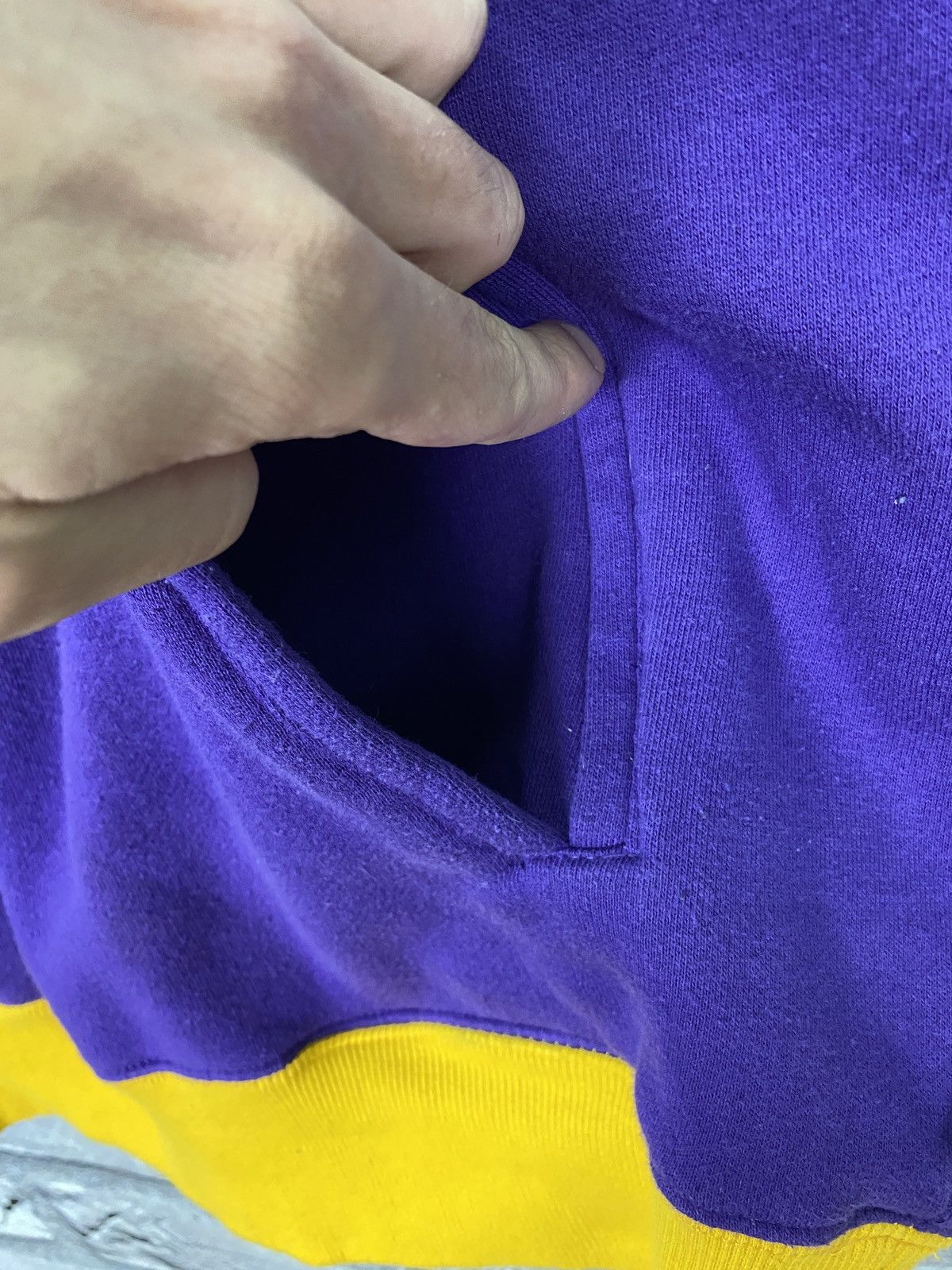 NBA Vintage sweatshirt NBA Lakers Los Angeles sweater y2k Size US S / EU 44-46 / 1 - 4 Thumbnail