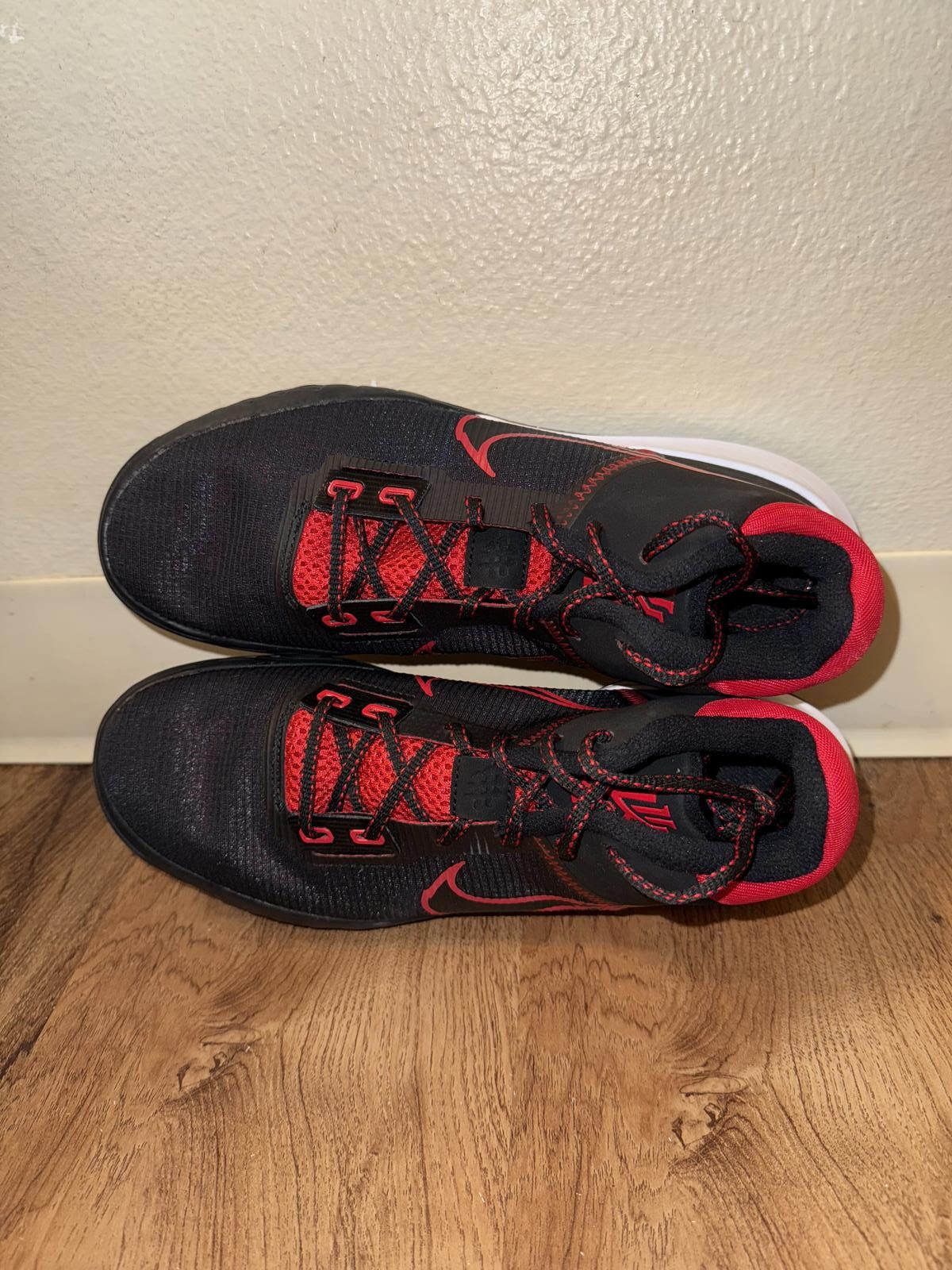Nike Nike Kyrie 4 Flytrap Black University Red Size US 9 / EU 42 - 6 Thumbnail