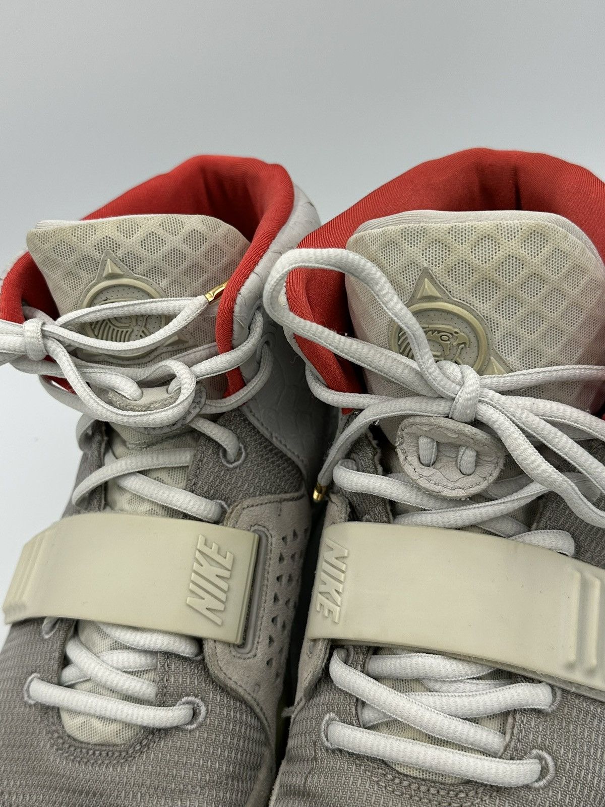 Kanye West × Nike Nike Yeezy 2 Platinum Edition Size US 11 / EU 44 - 8 Thumbnail