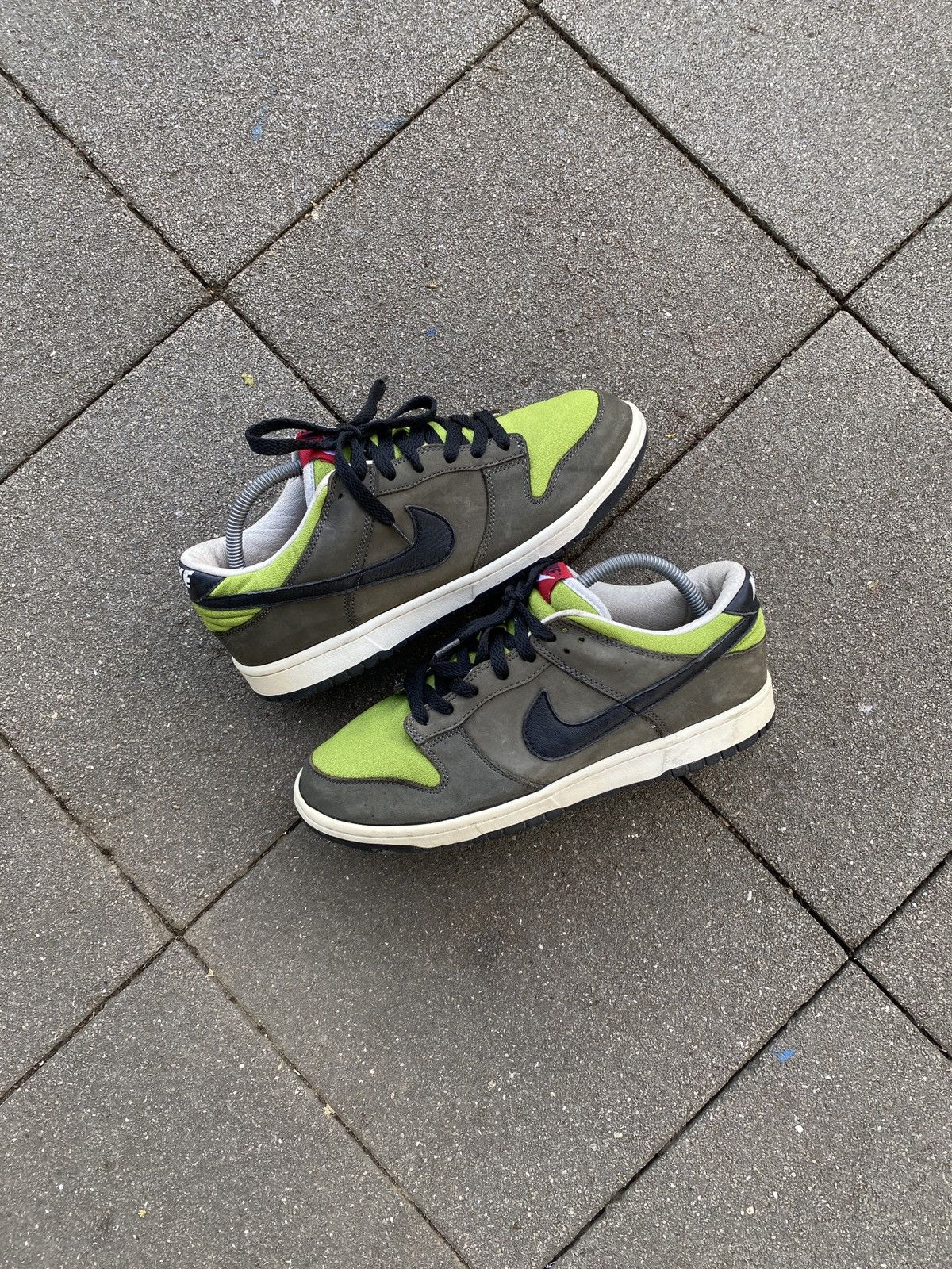 Nike SB Vintage Nike Dunk Low Kermit (2006) Size US 9 / EU 42 - 1 Thumbnail