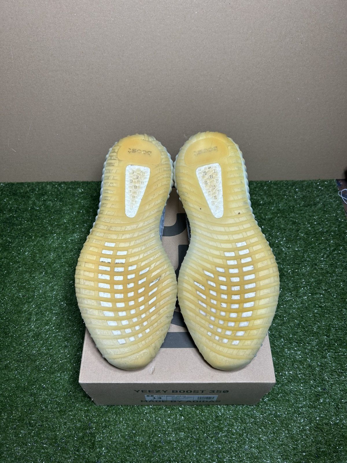 Yeezy Yeezy 350 blue tint Size US 13 / EU 46 - 9 Thumbnail