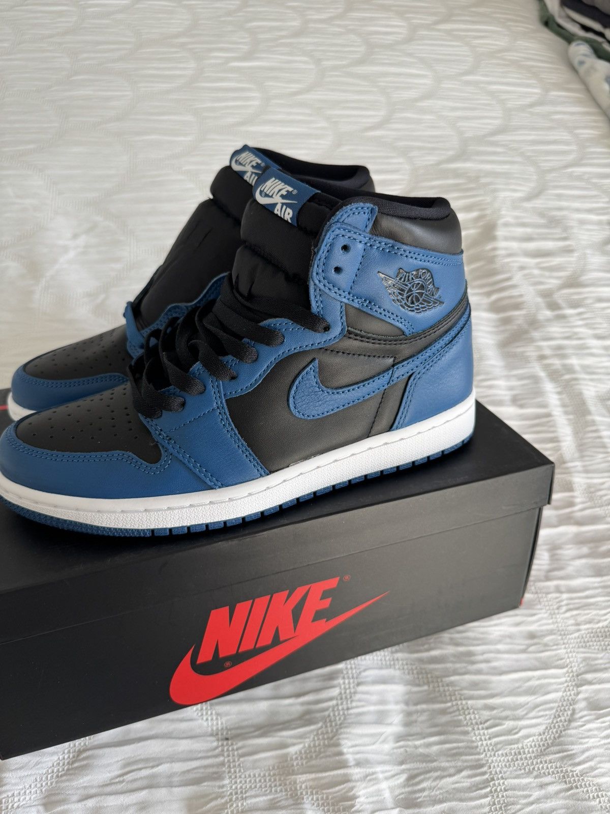 Jordan Brand Jordan Retro 1 High “Dark Marina Blue” Size US 7.5 / EU 40-41 - 3 Thumbnail