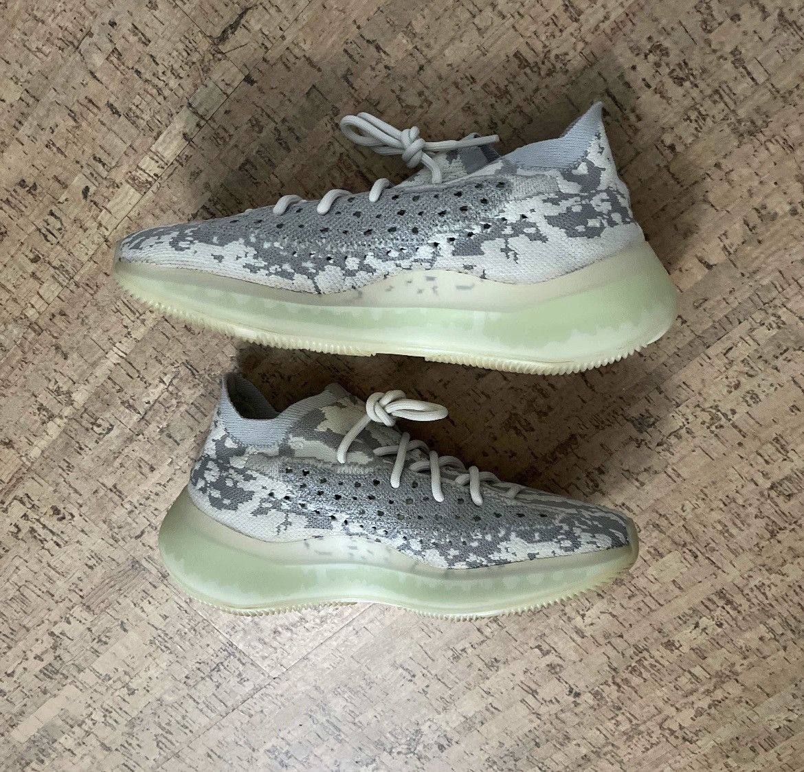 Adidas × Kanye West Yeezy Boost 380 “Alien” size 9 Size US 9 / EU 42 - 3 Thumbnail