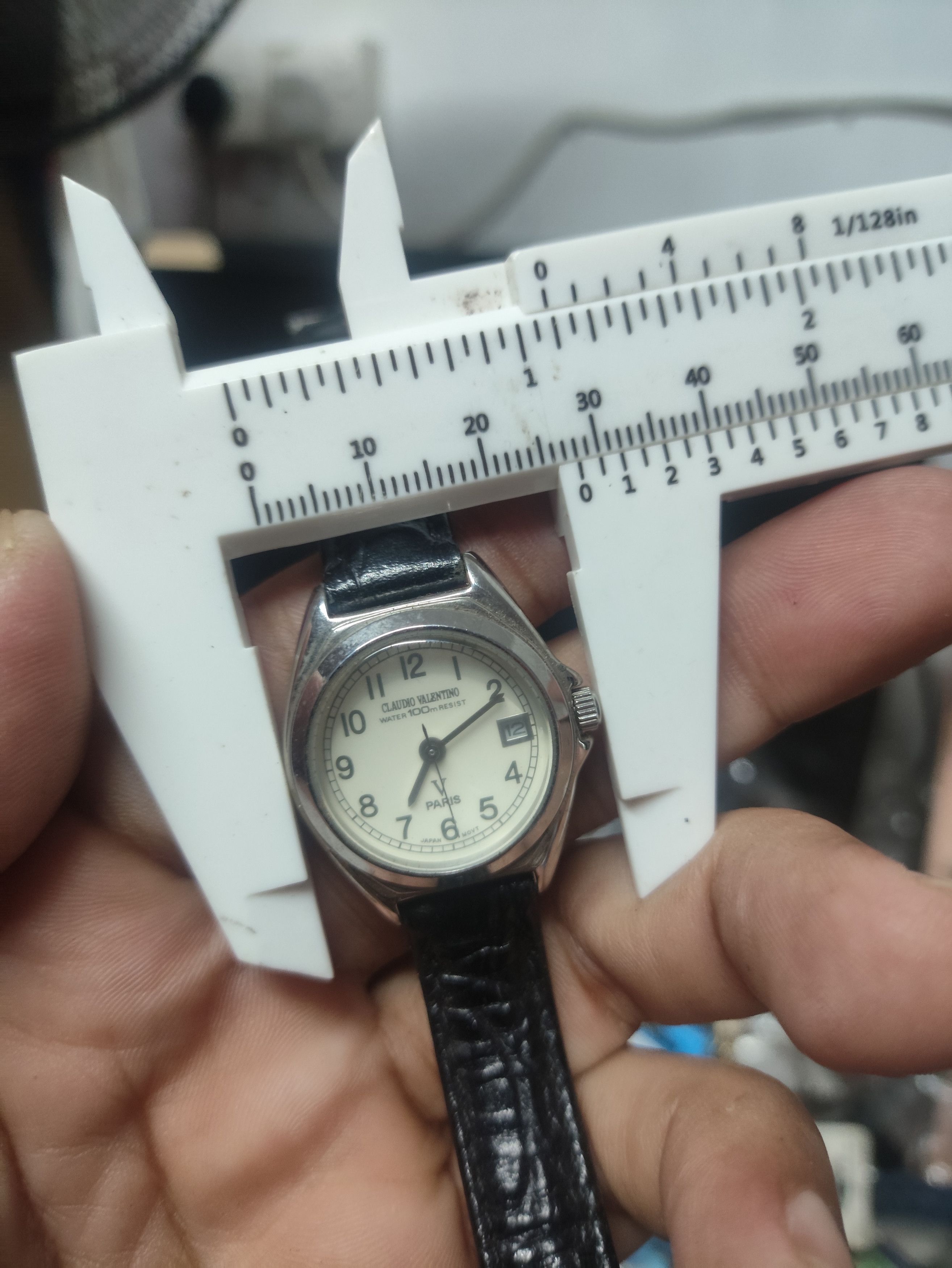 Vintage RETRO DESIGN "CLAUDIO VALENTINO PARIS" (Ladies Watch ) Size ONE SIZE - 2 Thumbnail