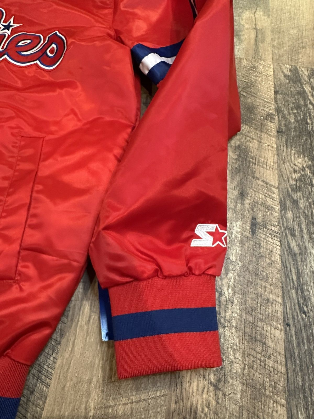 Starter NEW Starter Phillies Satin Varsity Bomber Jacket MLB Size US S / EU 44-46 / 1 - 6 Thumbnail