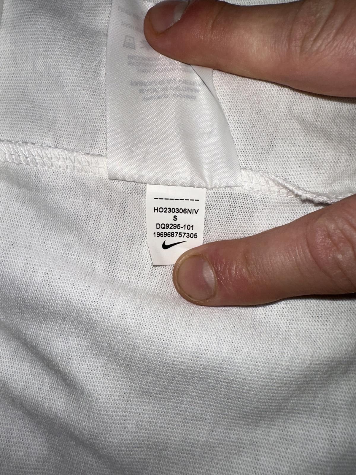 Nike Nike Sportswear Men’s Premium Essentials Pocket T-Shirt Size US S / EU 44-46 / 1 - 6 Thumbnail