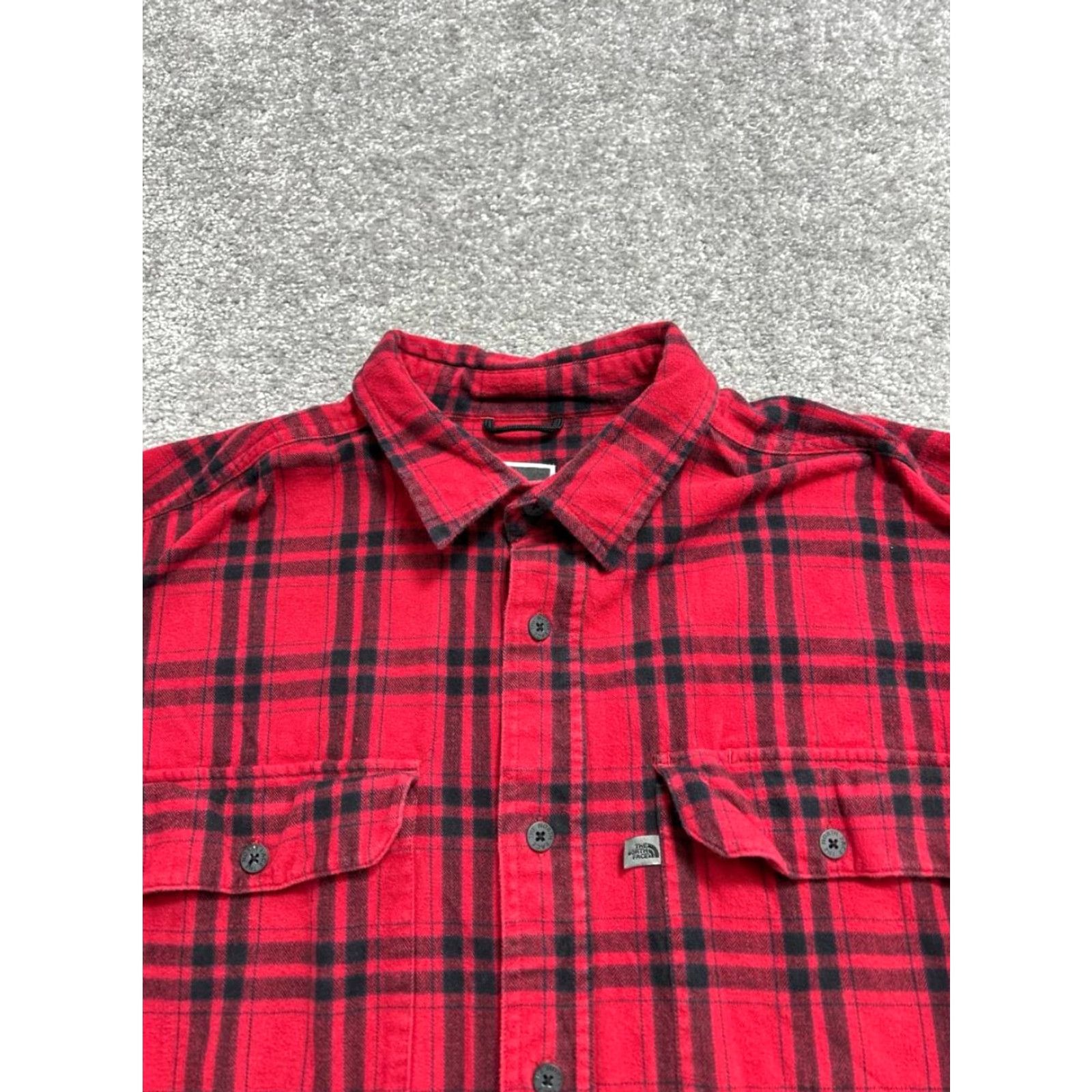 The North Face The North Face Shirt Mens Large Red Plaid Logo Cotton Flannel Pockets Button Up Size US L / EU 52-54 / 3 - 3 Thumbnail