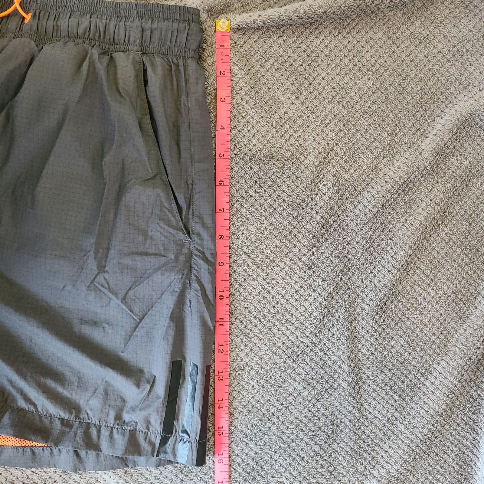 Adidas Adidas AG Women's Medium Gray Running Shorts 26"W 4"L Size 26" / US 2 / IT 38 - 5 Thumbnail