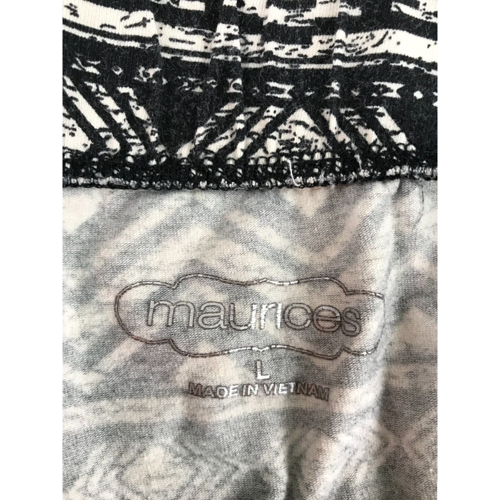 Vintage Maurices Yoga Pants Women's Size Large Black Cream Aztec Stripe Pull On Stretch Size 30" / US 8 / IT 44 - 7 Thumbnail