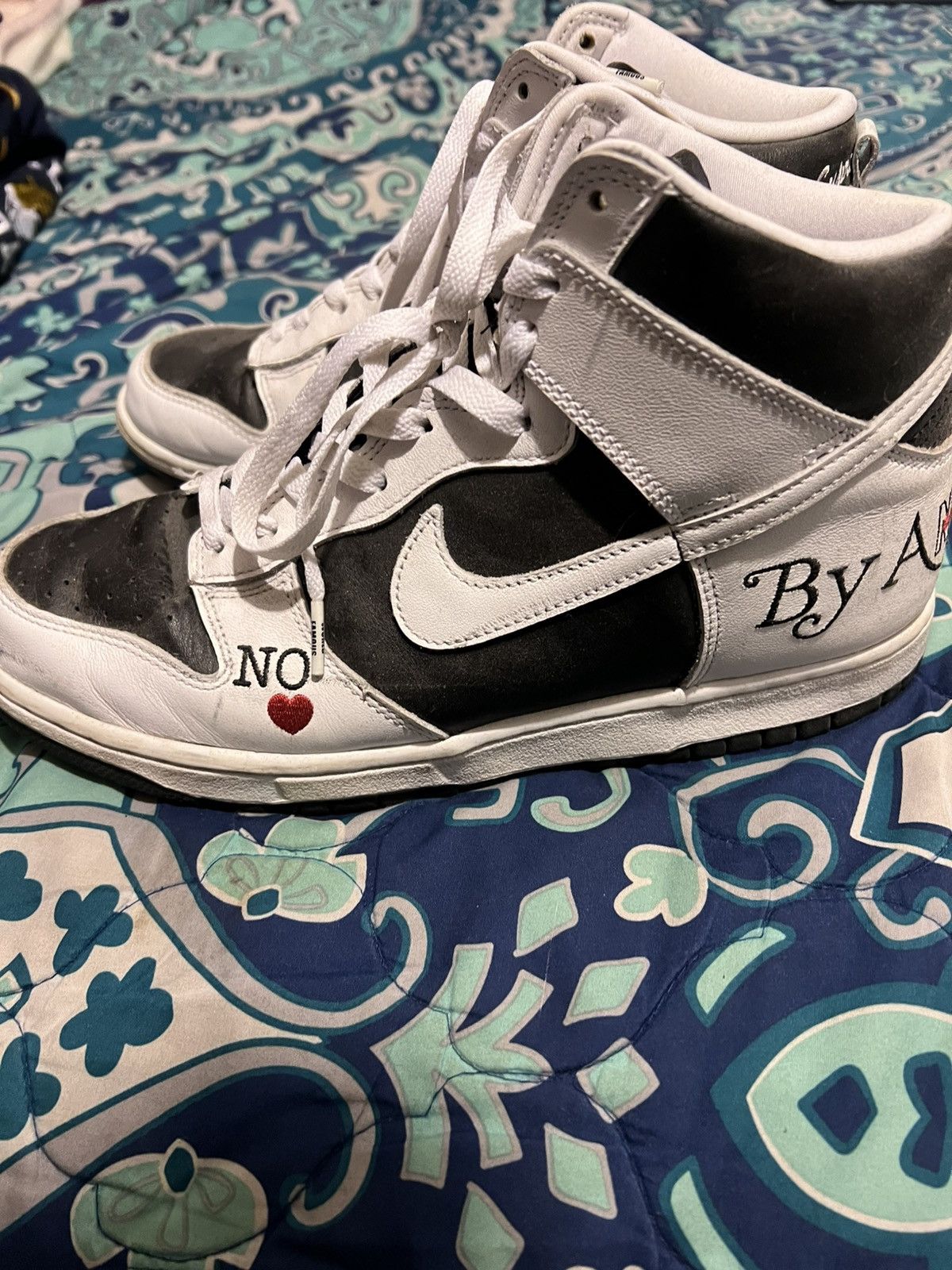 Nike × Supreme NIKE SB DUNK SUPREME; NO LOVE/BY ANY MEANS Size US 9.5 / EU 42-43 - 2 Thumbnail
