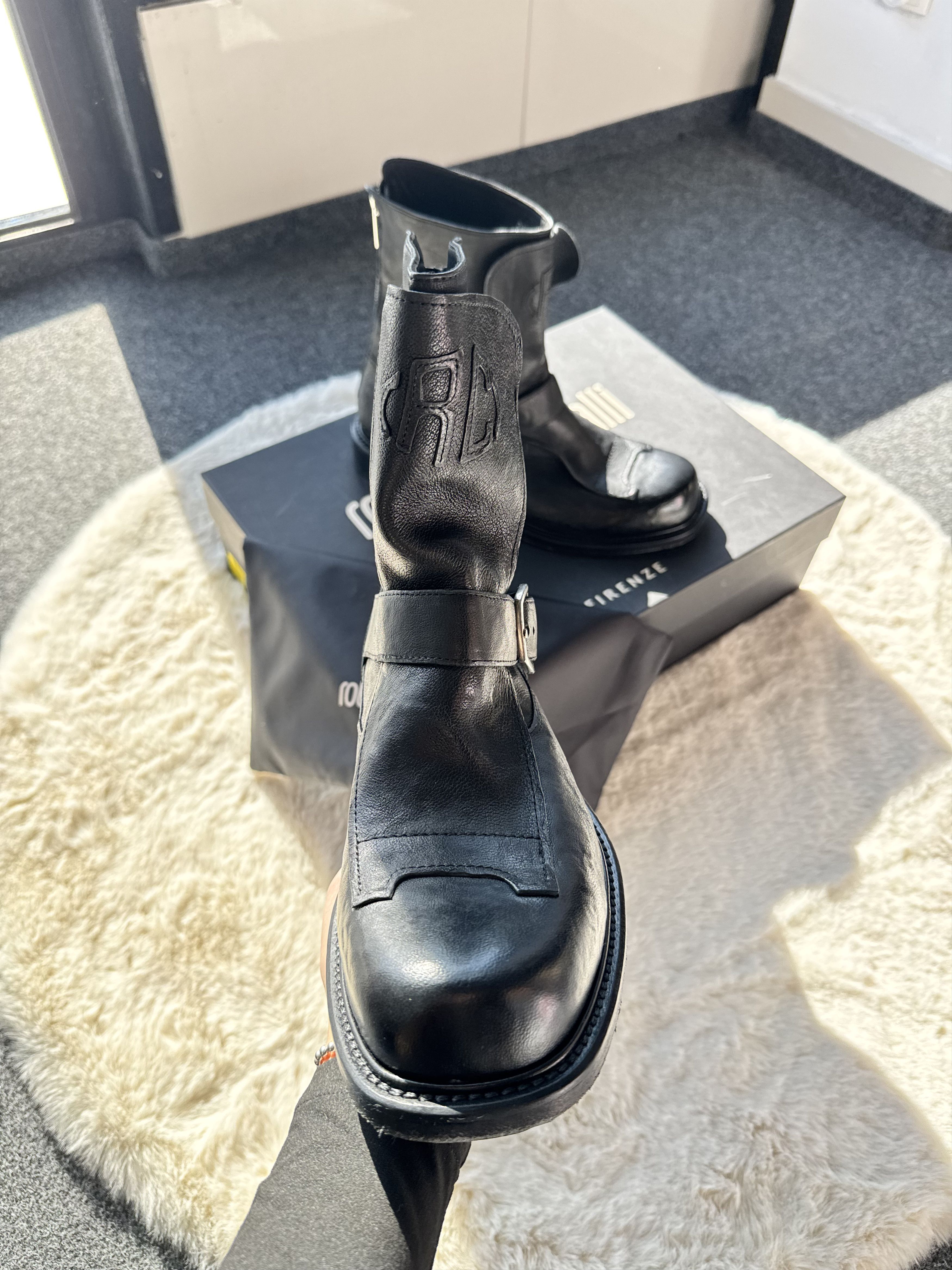 Roberto Cavalli Roberto Cavalli Combact Black Leather ankle cowboy boots 42 Size US 9 / EU 42 - 6 Thumbnail