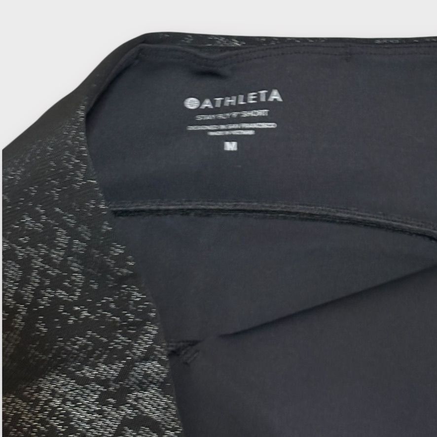 Athleta Athleta Stay Fly 9" Short M Black Silver Reflective EUC Bik Size 30" / US 8 / IT 44 - 5 Thumbnail