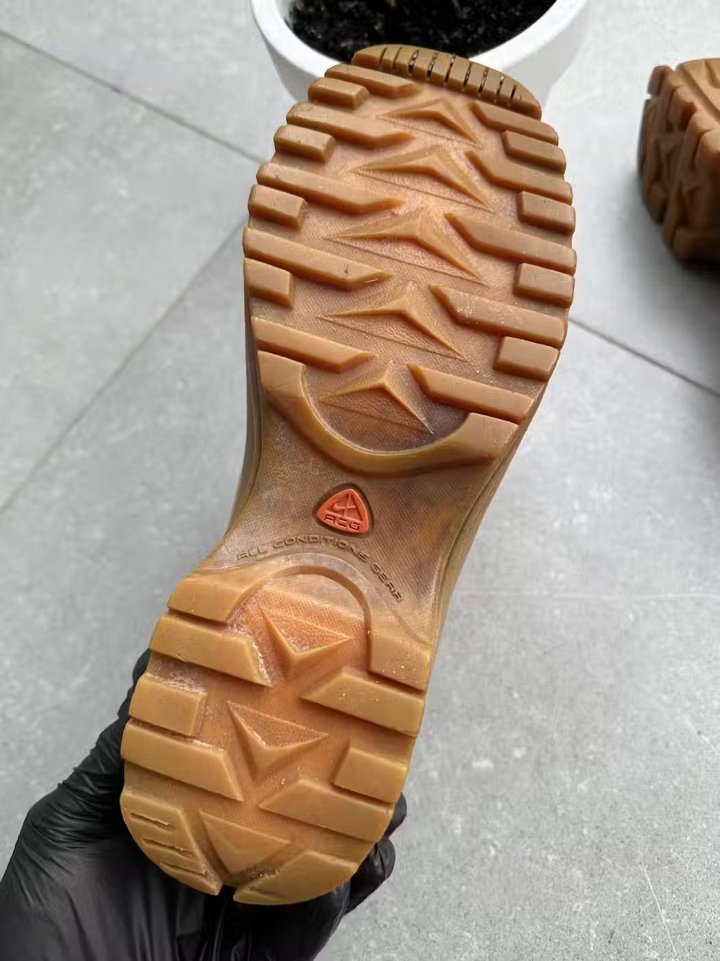 acg leather boots