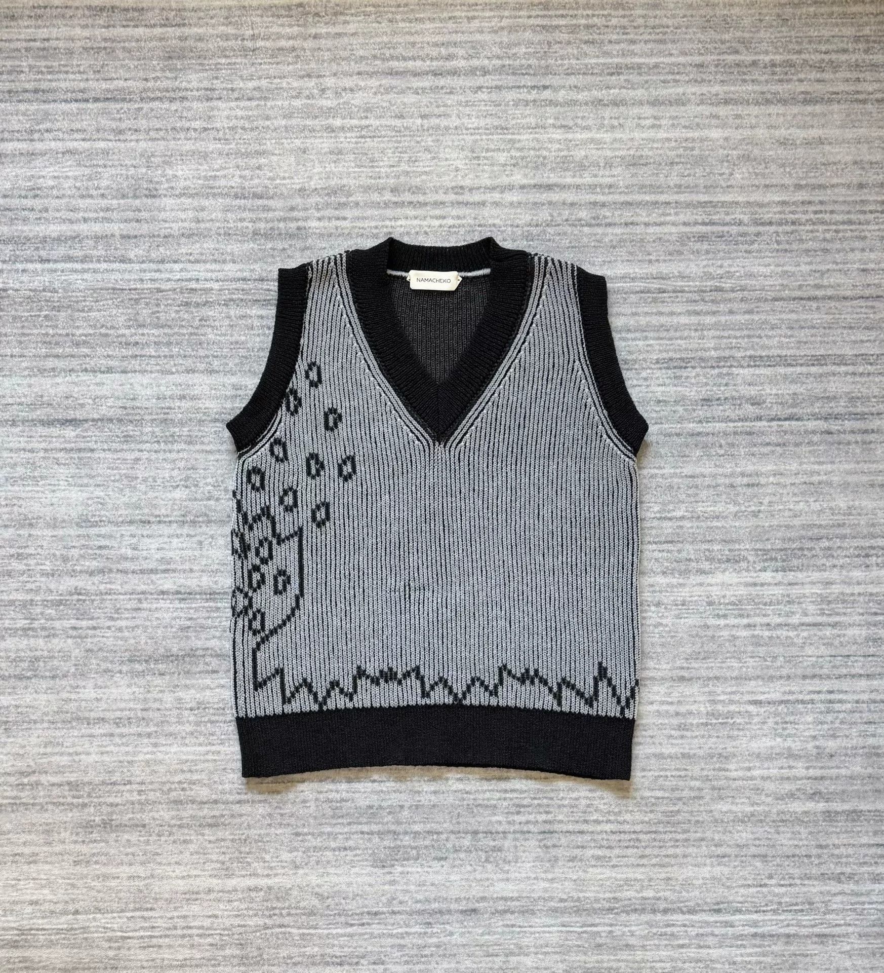 Namacheko Namacheko Embroidered Floral Vest in Black and White Size XS / US 0-2 / IT 36-38 - 1 Thumbnail