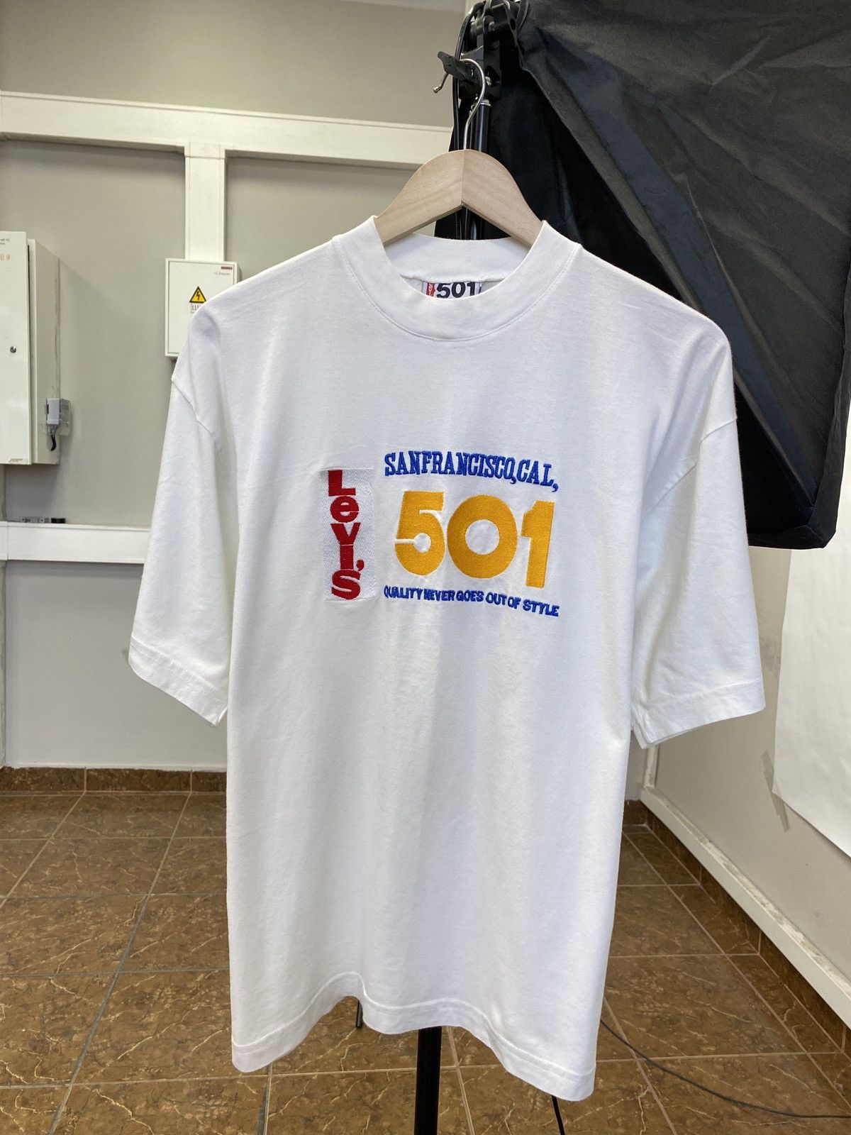 Levi's 🇺🇸Vintage 90s Levi’s 501 San Francisco Rare Retro T-Shirt Size US L / EU 52-54 / 3 - 1 Thumbnail
