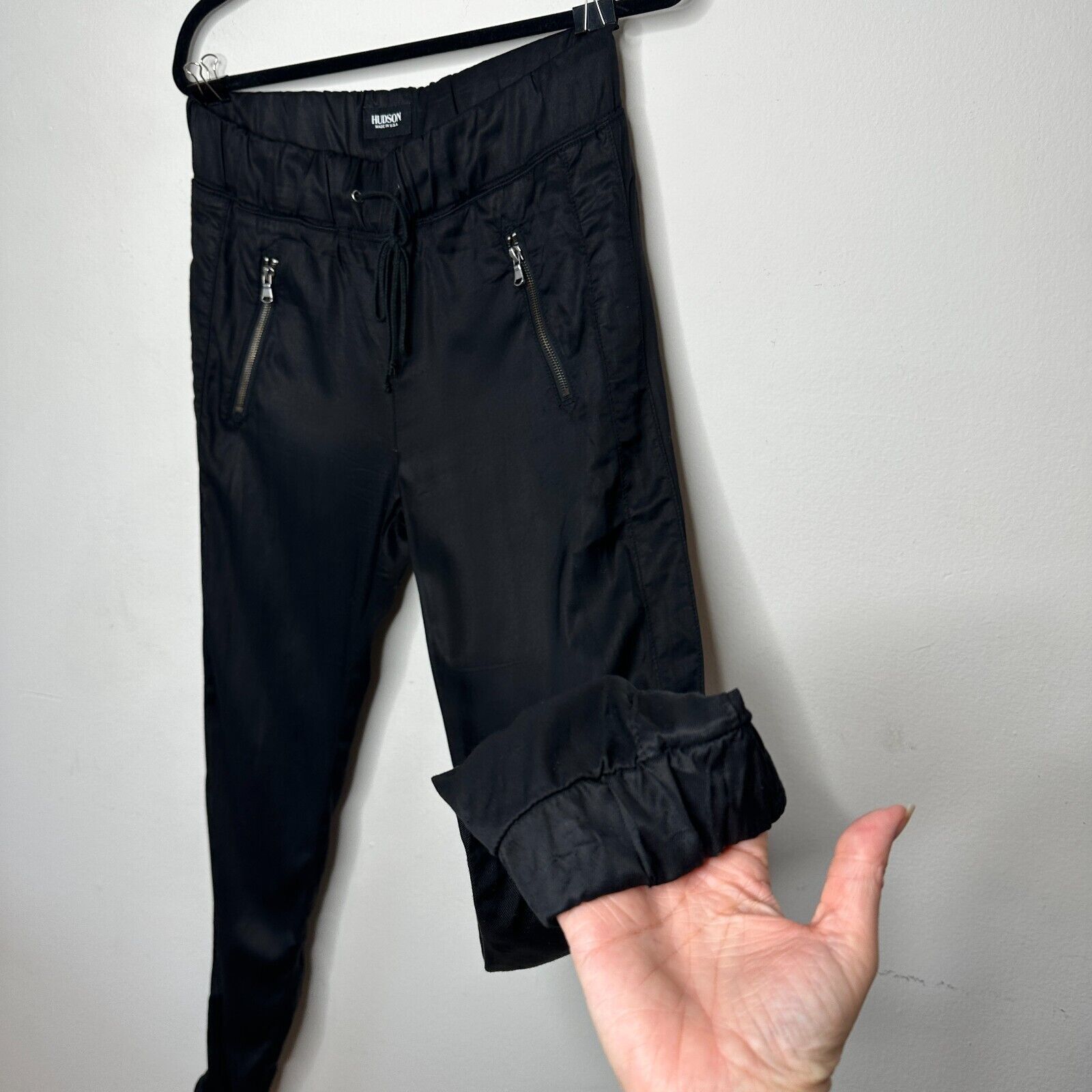 Hudson Revolve Hudson Katie Crop Black Jogger Zip Pocket Pants 26 Size 26" / US 2 / IT 38 - 2 Thumbnail