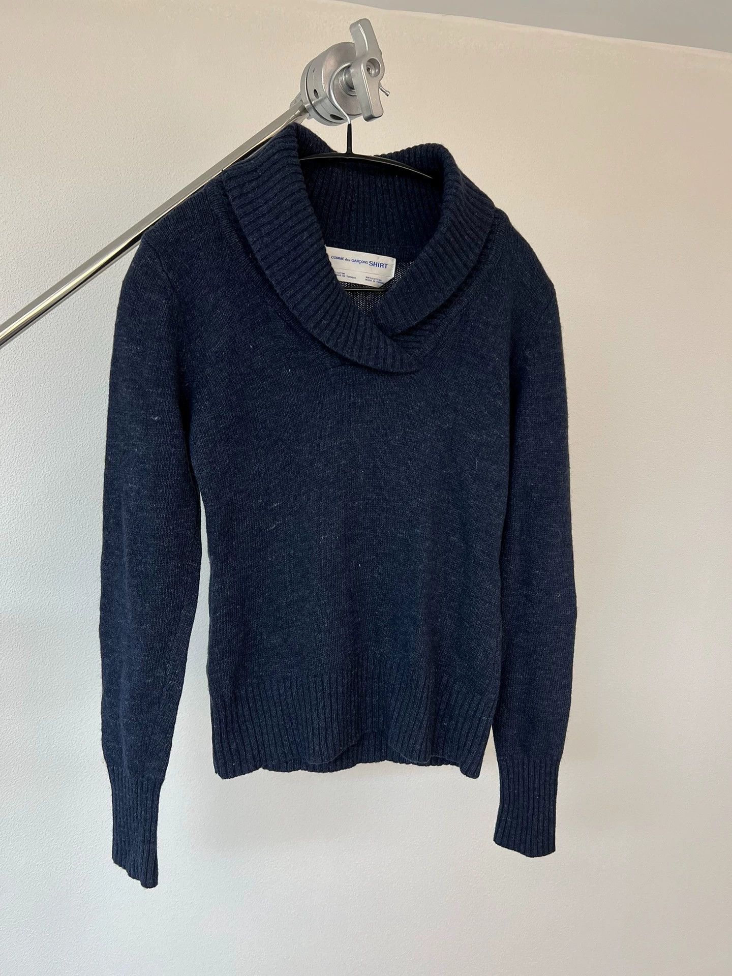 Comme des Garcons Comme des Garcons Folded V-neck Shoulder-fit Sweater S Size S / US 4 / IT 40 - 2 Thumbnail