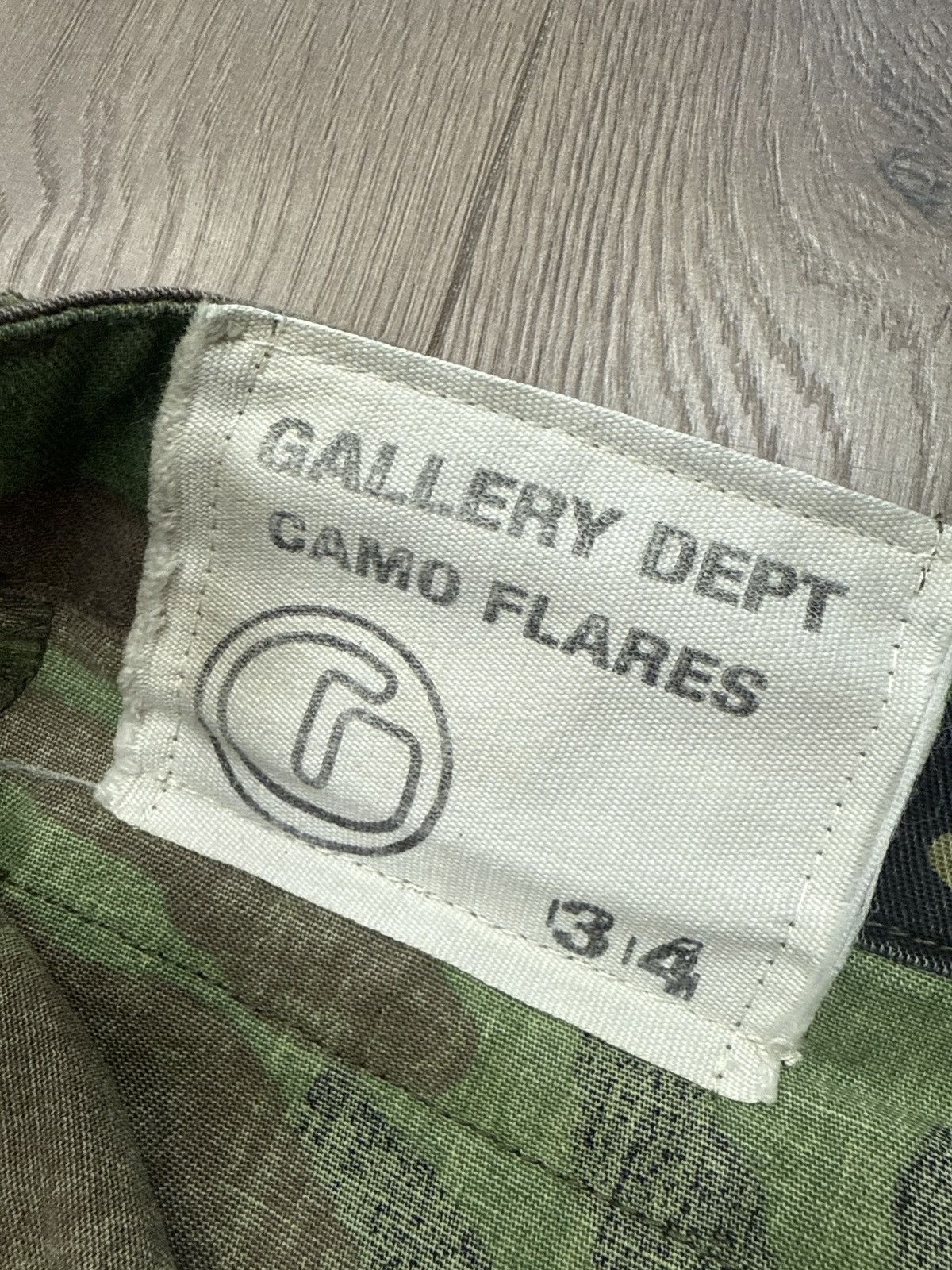 Gallery Dept. Gallery dept la camo flare carpenter pants Size US 34 / EU 50 - 7 Thumbnail