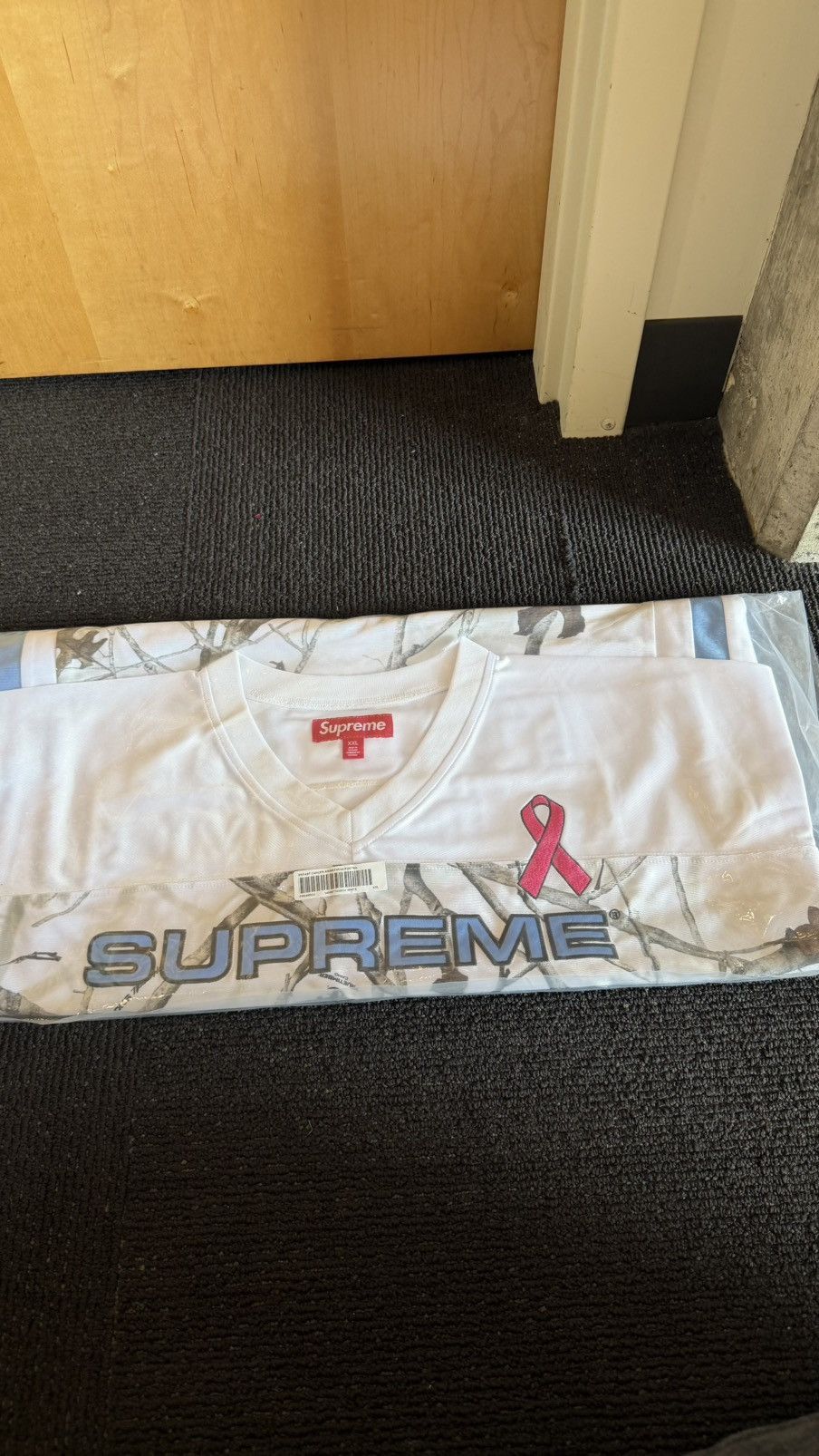 Supreme Supreme Breast cancer awareness football jersey (green) XXL Size US XXL / EU 58 / 5 - 1 Thumbnail