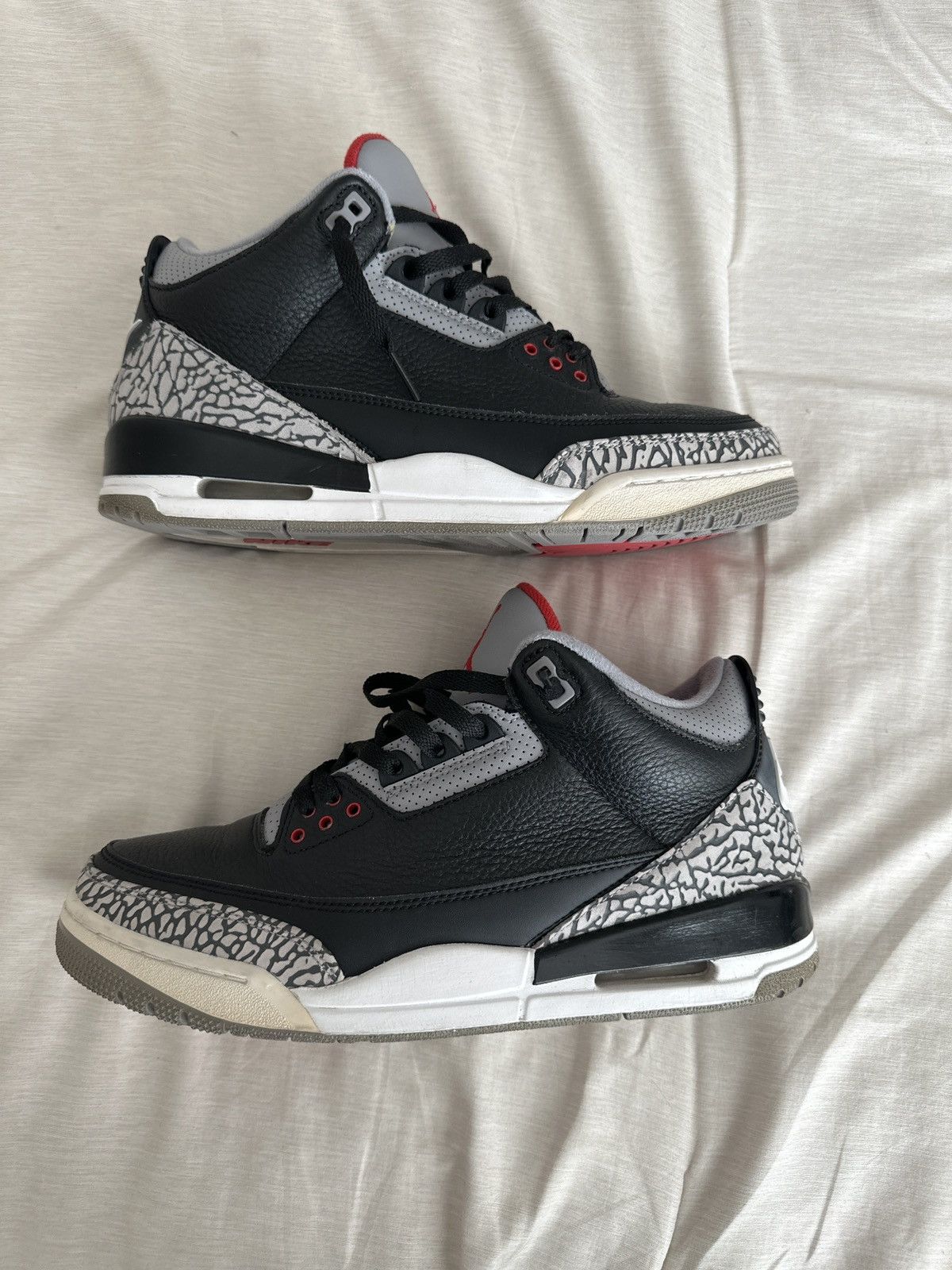 Jordan Brand Air Jordan 3 Black Cement 2018 Size US 10.5 / EU 43-44 - 1 Thumbnail