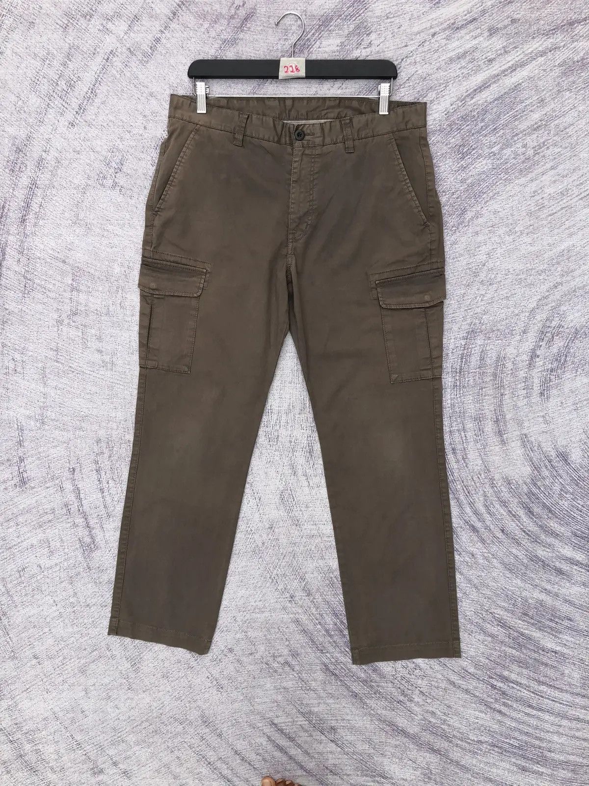 Designer × Japanese Brand Japanesebrand Uniqlo Faded Olive Multipocket W35xL40 Size US 35 - 1 Thumbnail
