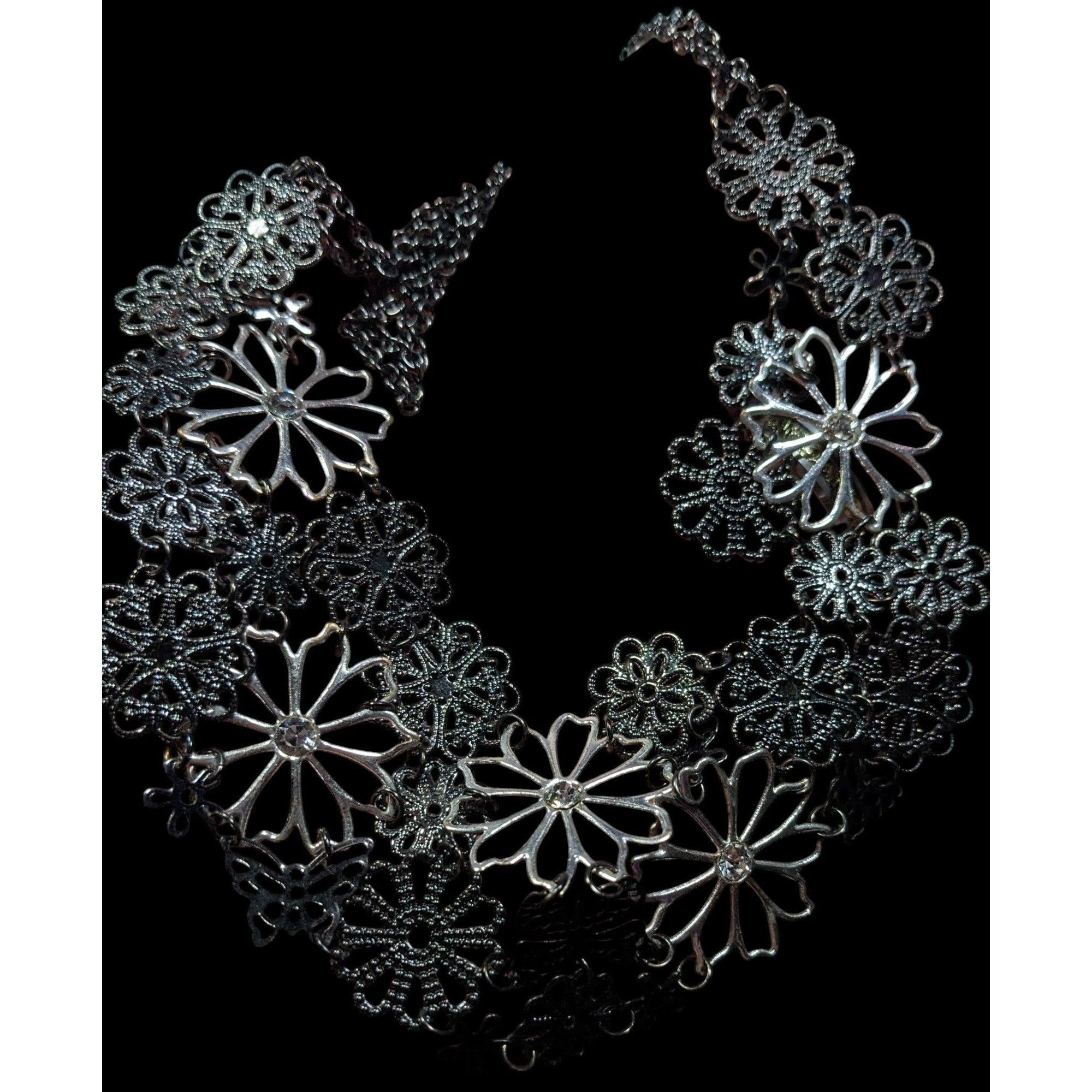 Other Claires Floral Fairycore Multi-Silver Tone Floral Bib Neckla Size ONE SIZE - 5 Thumbnail