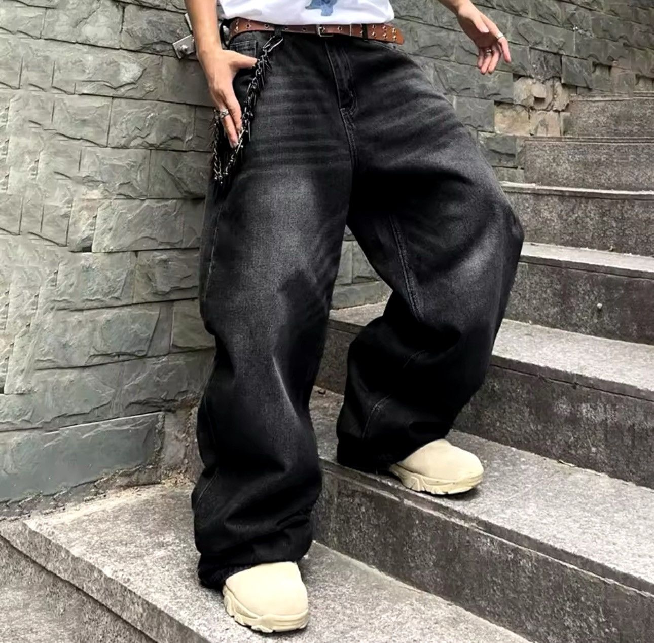 Other Solid Color Classic Style Baggy Washed Jeans Daily Size US 33 - 1 Thumbnail