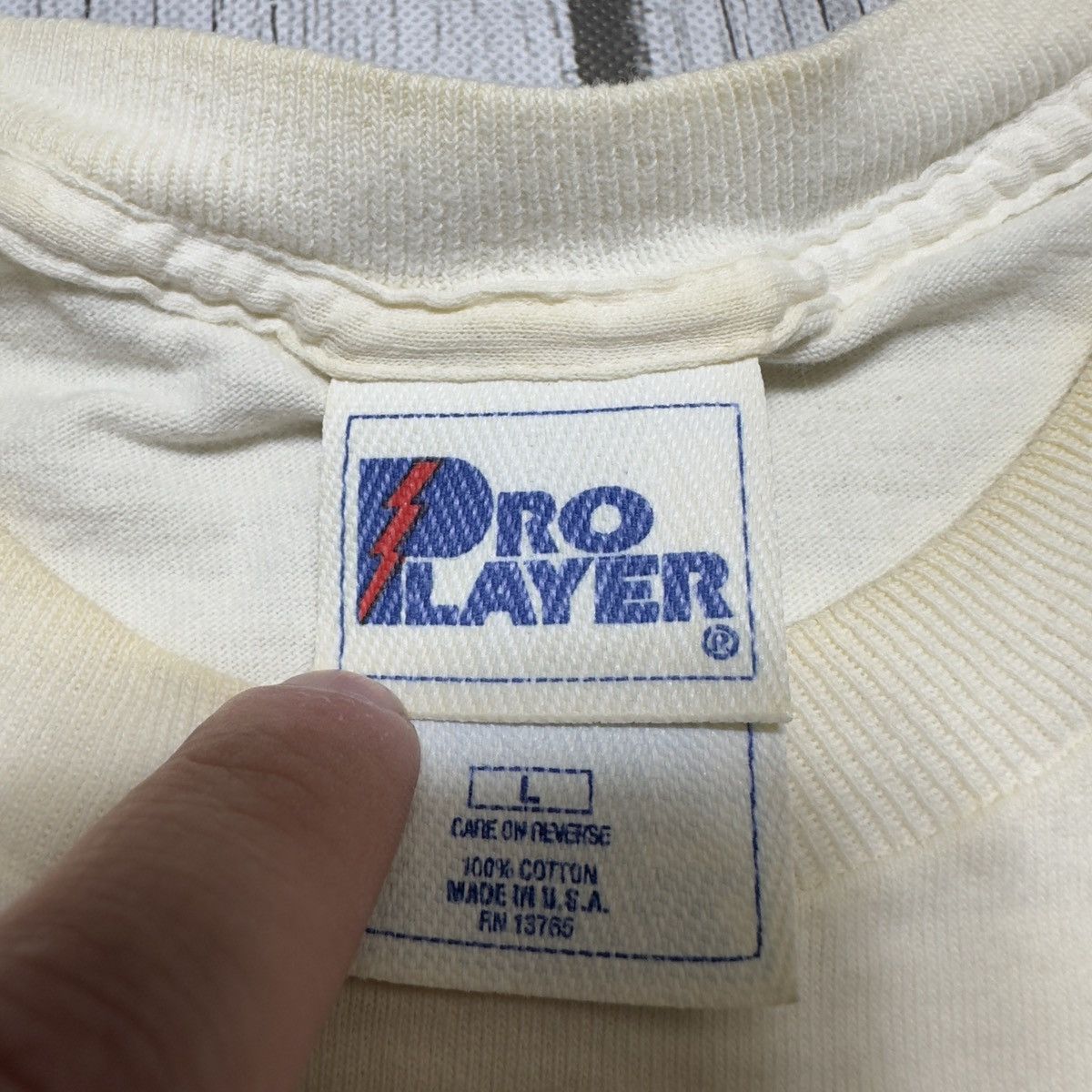 NCAA × Pro Player × Vintage Vintage Kentucky Wildcats Basketball tee Size US L / EU 52-54 / 3 - 4 Thumbnail