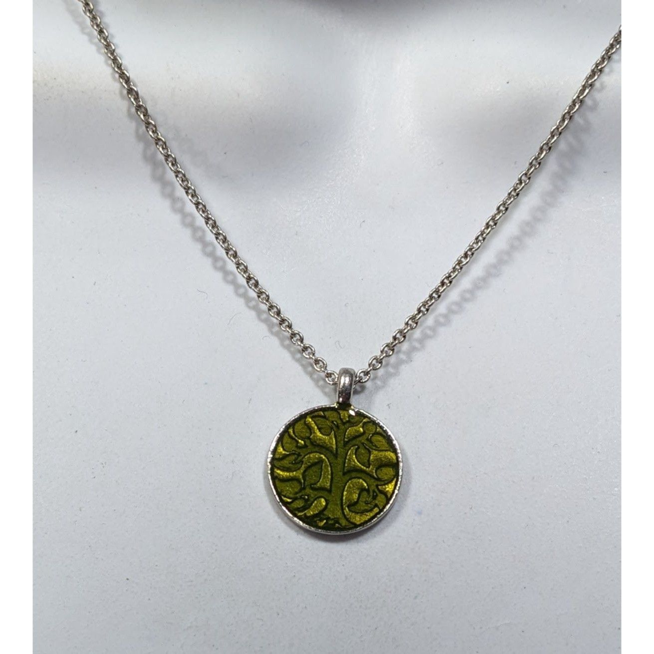 Other Baked Beads Floral Reversible Green And Silver Tone Pendant Size ONE SIZE - 3 Thumbnail