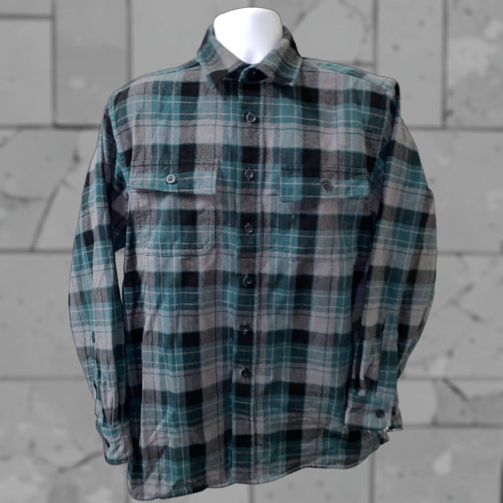 Vintage LL Bean Men's Plaid Long Sleeve Shirt Size M Casual Cotton Green/Gray Button-Up Size US M / EU 48-50 / 2 - 1 Thumbnail