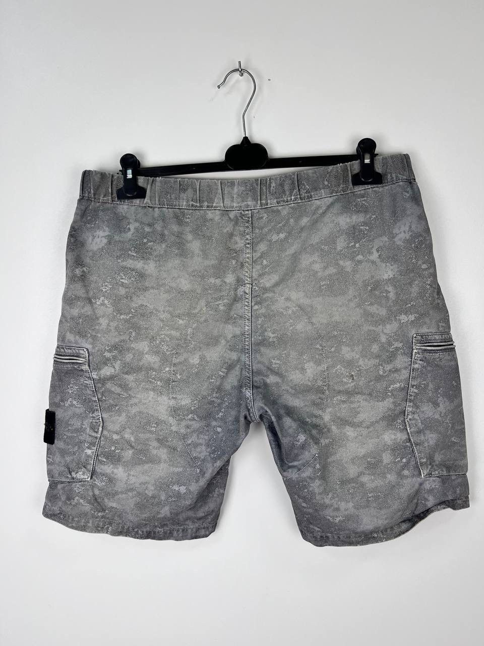 Stone Island Stone Island camo cargo shorts size 34 Size US 34 / EU 50 - 2 Thumbnail
