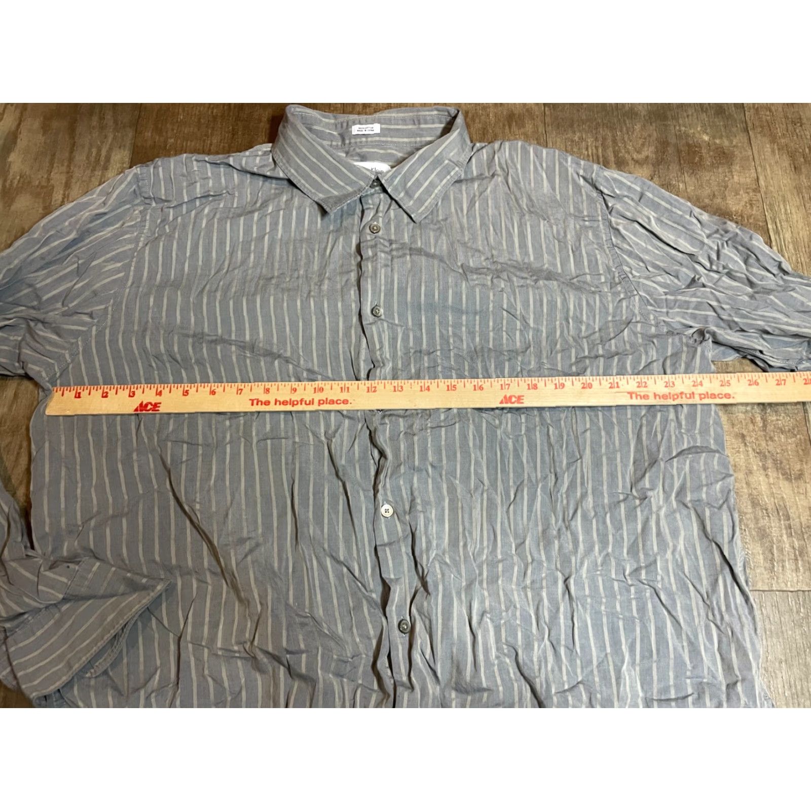 Calvin Klein **Calvin Klein XXL Men's Gray Striped Button-Up Shirt** User: **Calvin Klein Gray Men's XXL Striped Button-Up Shirt** Size US XXL / EU 58 / 5 - 6 Thumbnail