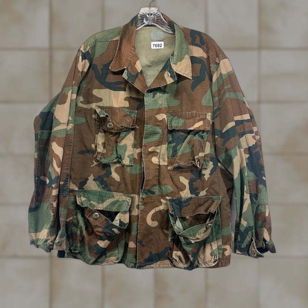 Vintage VINTAGE Men's Military Camouflage Button-Up Shirt Long Sleeve Casual Workwear All Seasons M Size US M / EU 48-50 / 2 - 1 Thumbnail