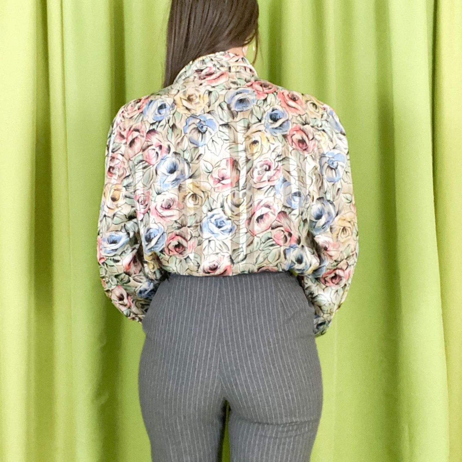 Vintage 80s Vintage Pastel Pink and Blue Floral Print Satin Blouse Size M / US 6-8 / IT 42-44 - 5 Thumbnail