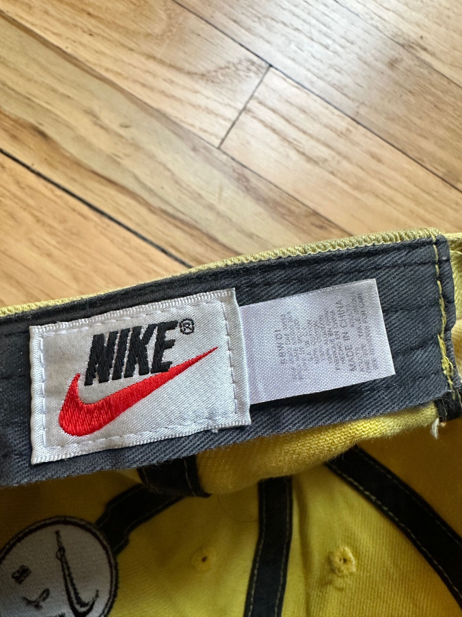 Nike Vintage Men's Nike Air Hat Yellow Rare Distressed Faded Size ONE SIZE - 7 Thumbnail