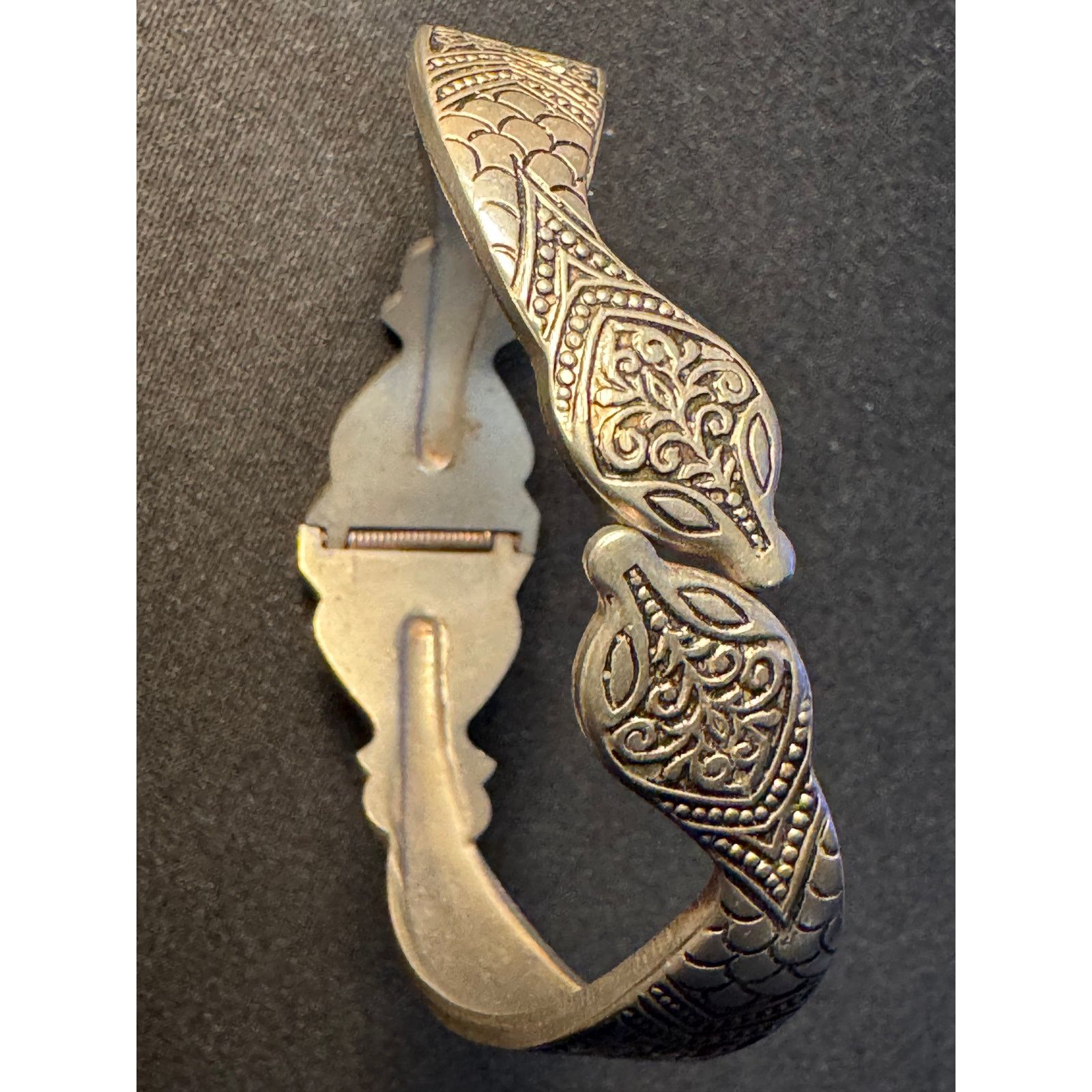 Other Silver Tone Hinged Snake Bracelet Etched Vintage 7in Size ONE SIZE - 2 Thumbnail