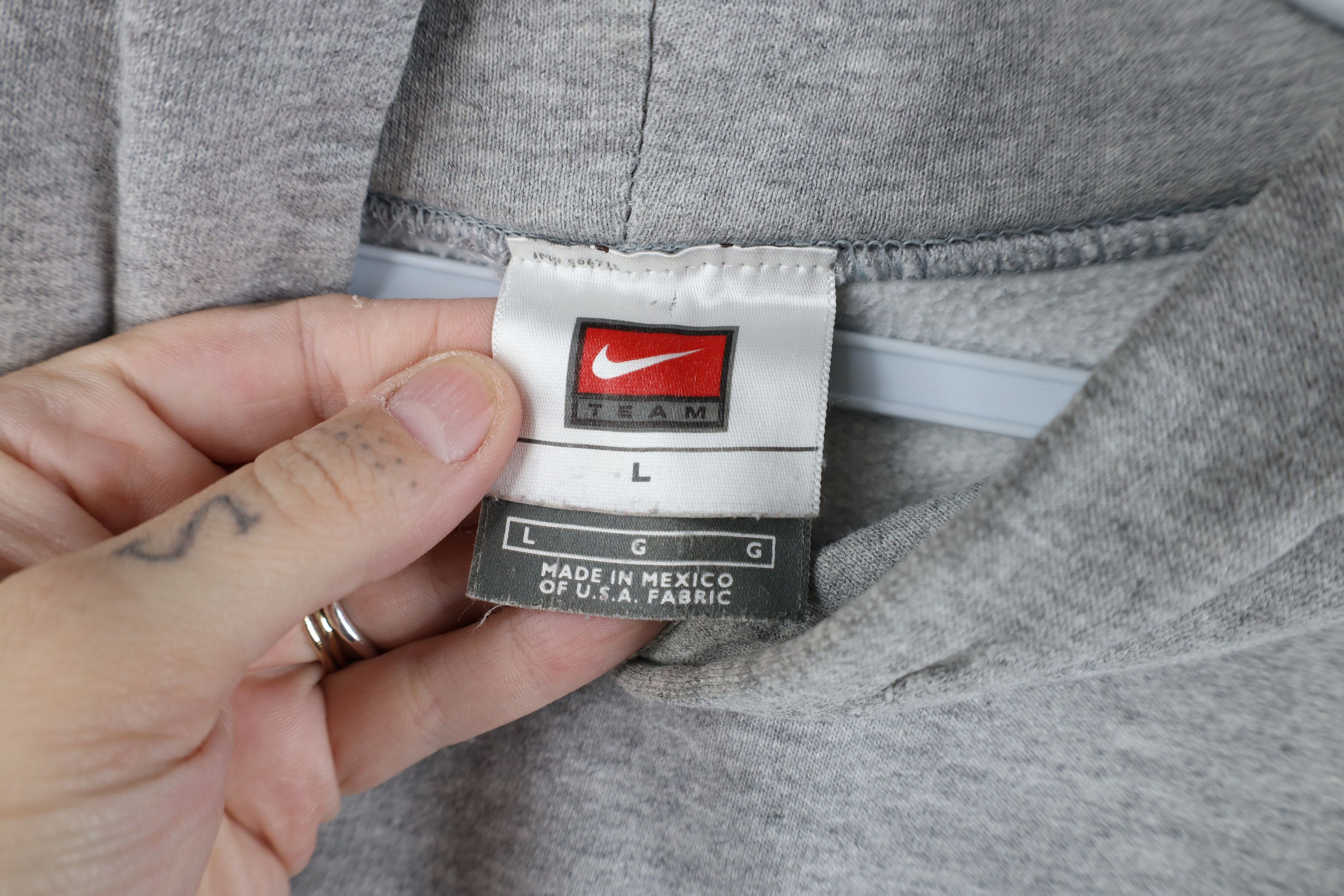 Nike Vintage Nike Center Swoosh Irish Hoodie Sweatshirt Gray Size US L / EU 52-54 / 3 - 9 Thumbnail