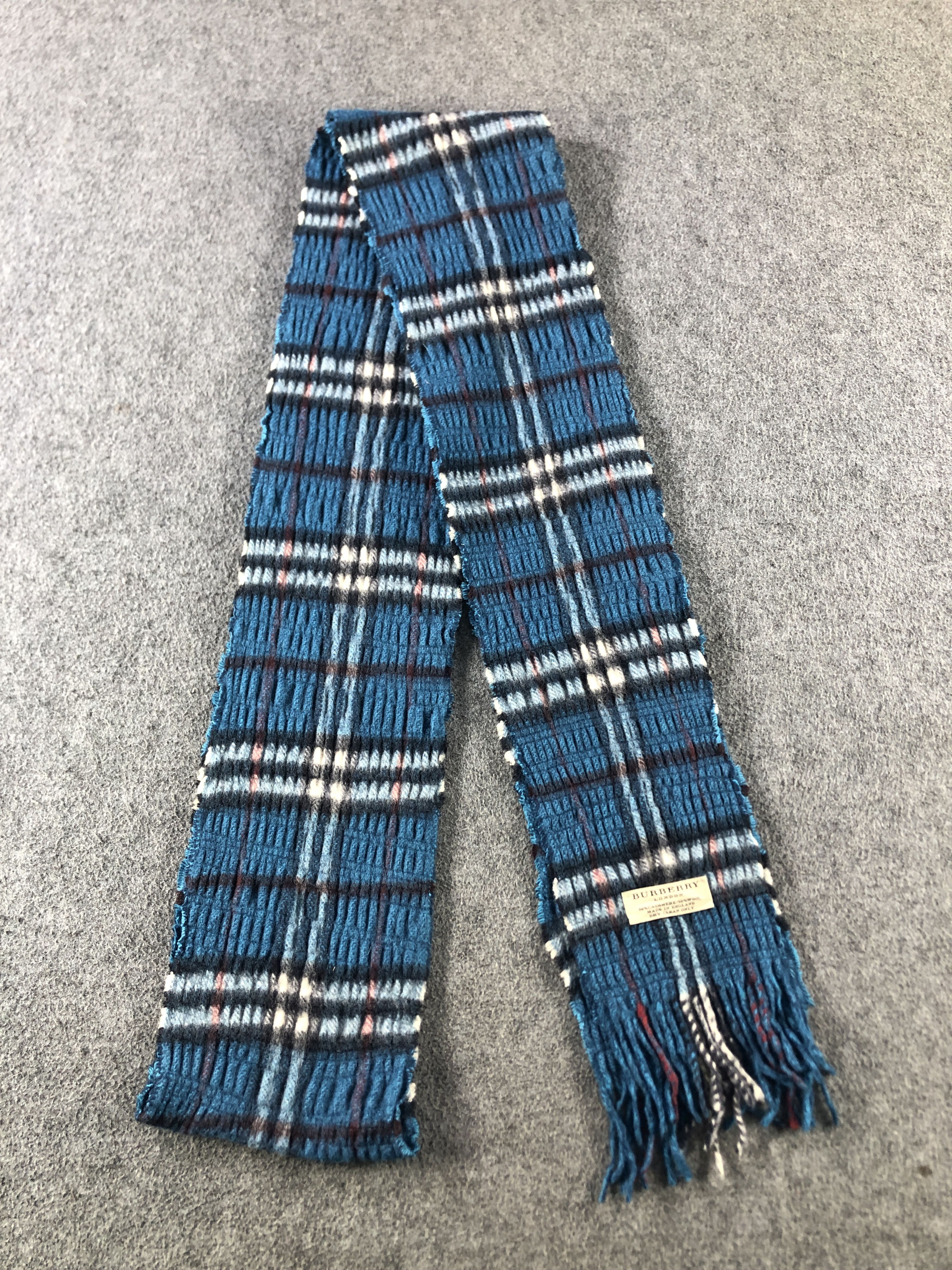 Burberry Burberry Scarf / Muffler / Neckwear P902 Size ONE SIZE - 4 Thumbnail