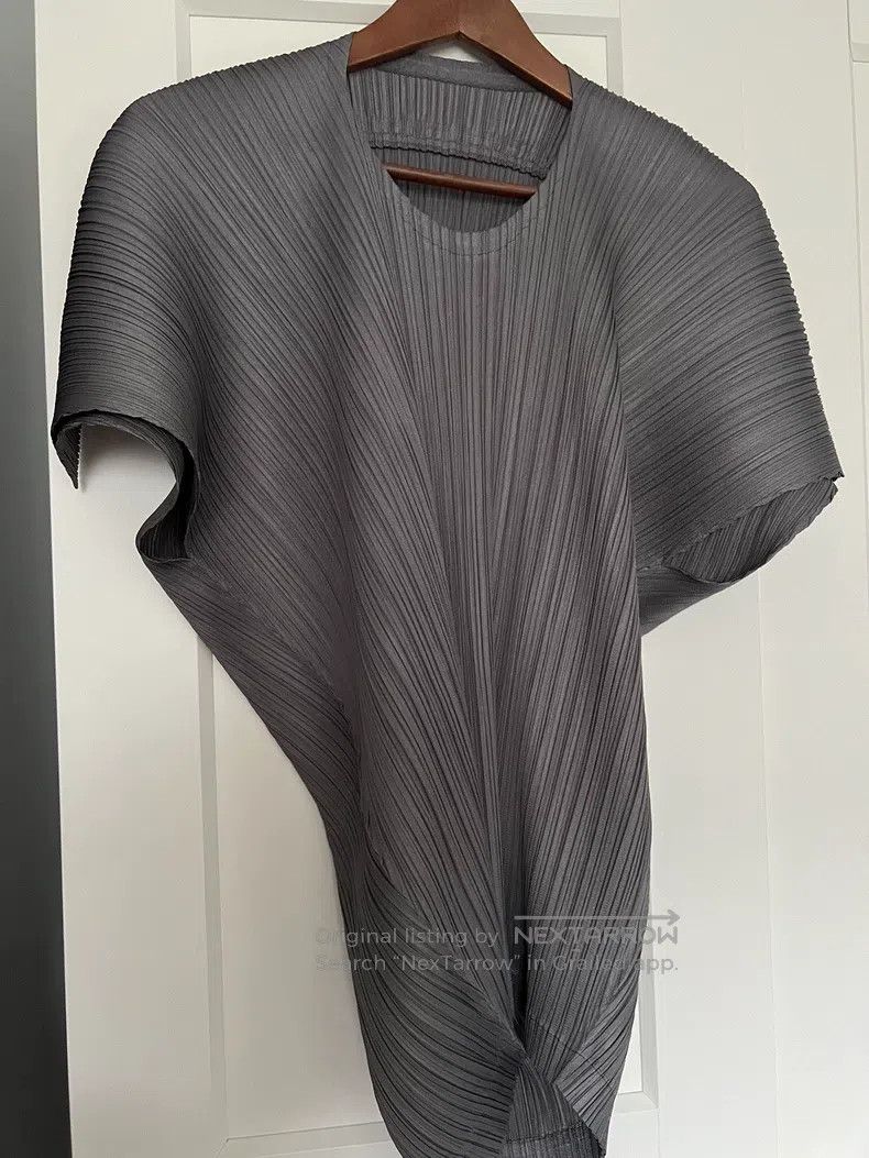 Issey Miyake Issey Miyake Space rock short-sleeve top Size S / US 4 / IT 40 - 1 Thumbnail