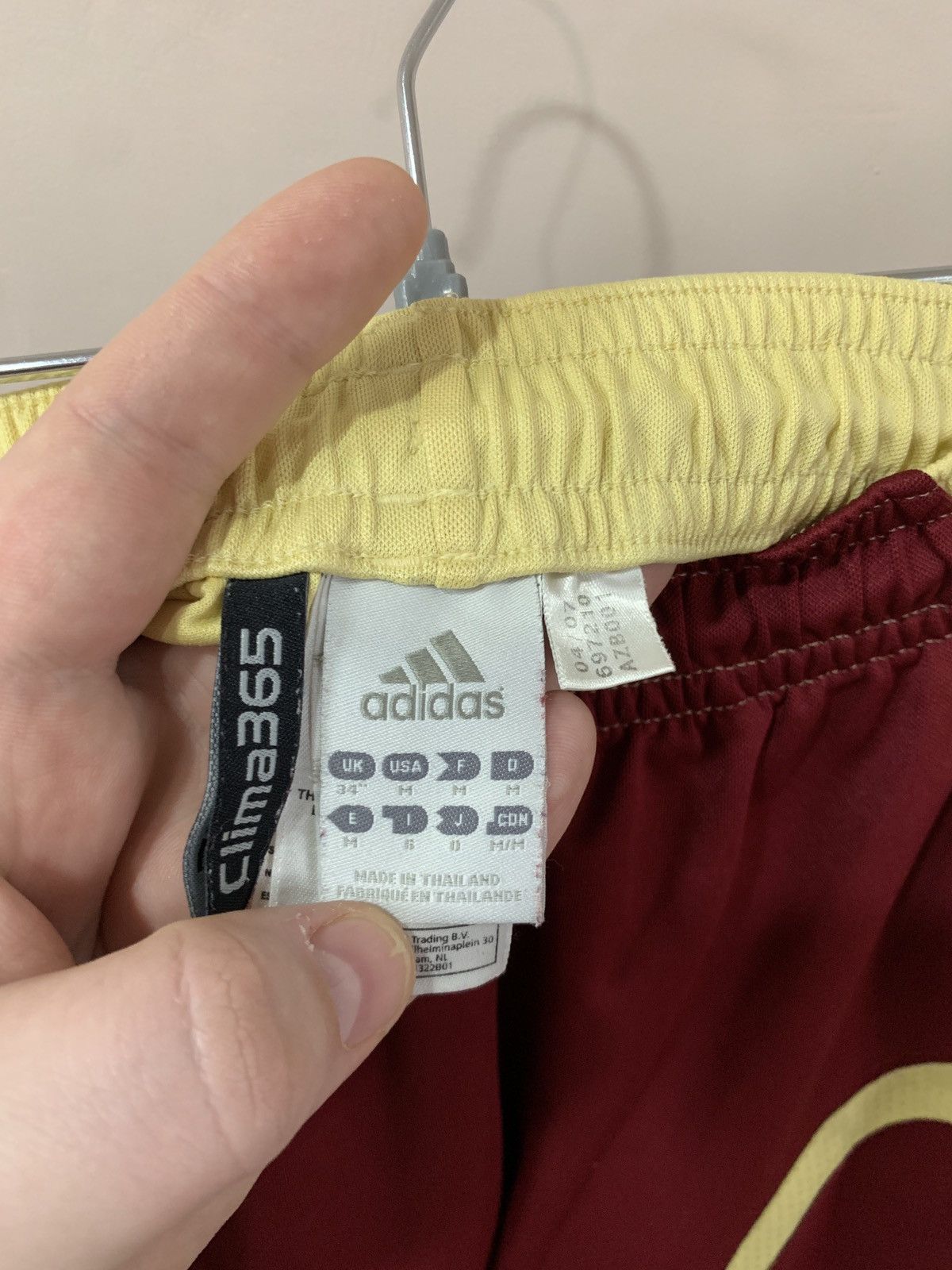 Adidas × Vintage Newcastle United Goalkeeper Football Shorts Vintage Adidas Size US 32 / EU 48 - 8 Thumbnail