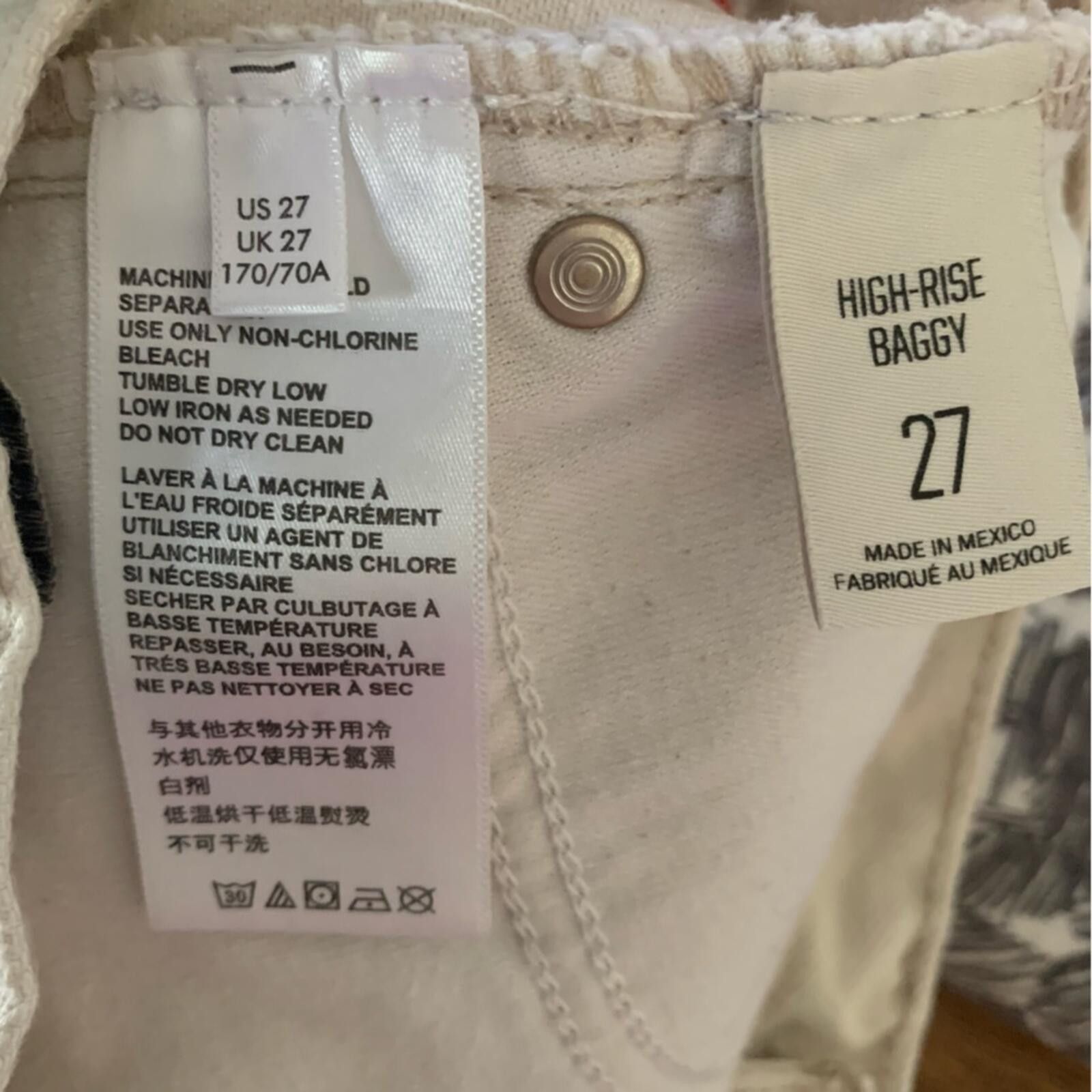 Bdg BDG High-Rise Distressed Jeans in Off-White Size 27" / US 4 / IT 40 - 9 Thumbnail