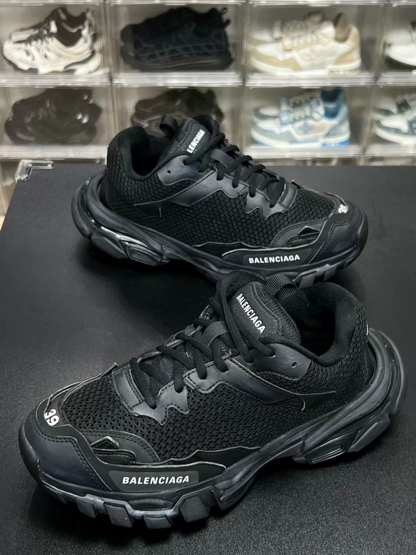 Balenciaga Balenciaga Black Lowtop Sneakers us_9 Women Size US 9 / IT 39 - 1 Thumbnail