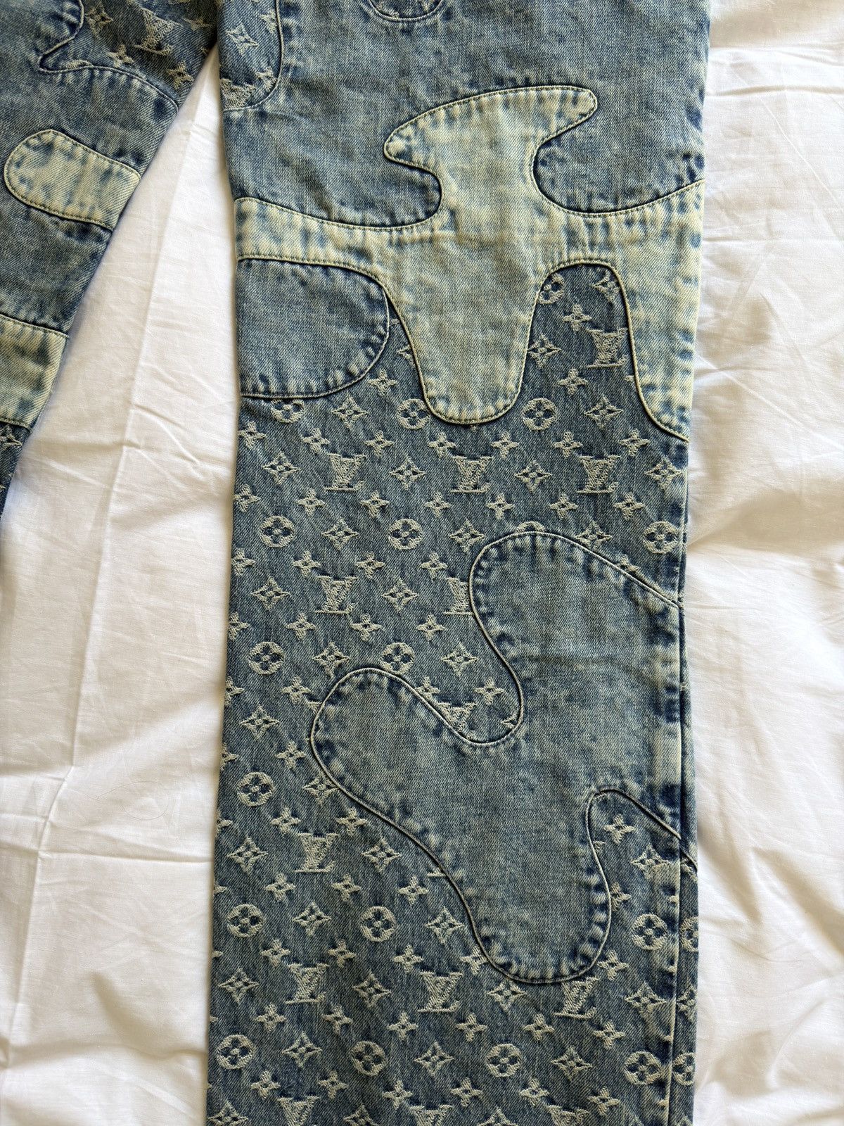 Louis Vuitton × Nigo LV x Nigo Monogram Crazy Denim Jeans Size US 33 - 11 Thumbnail